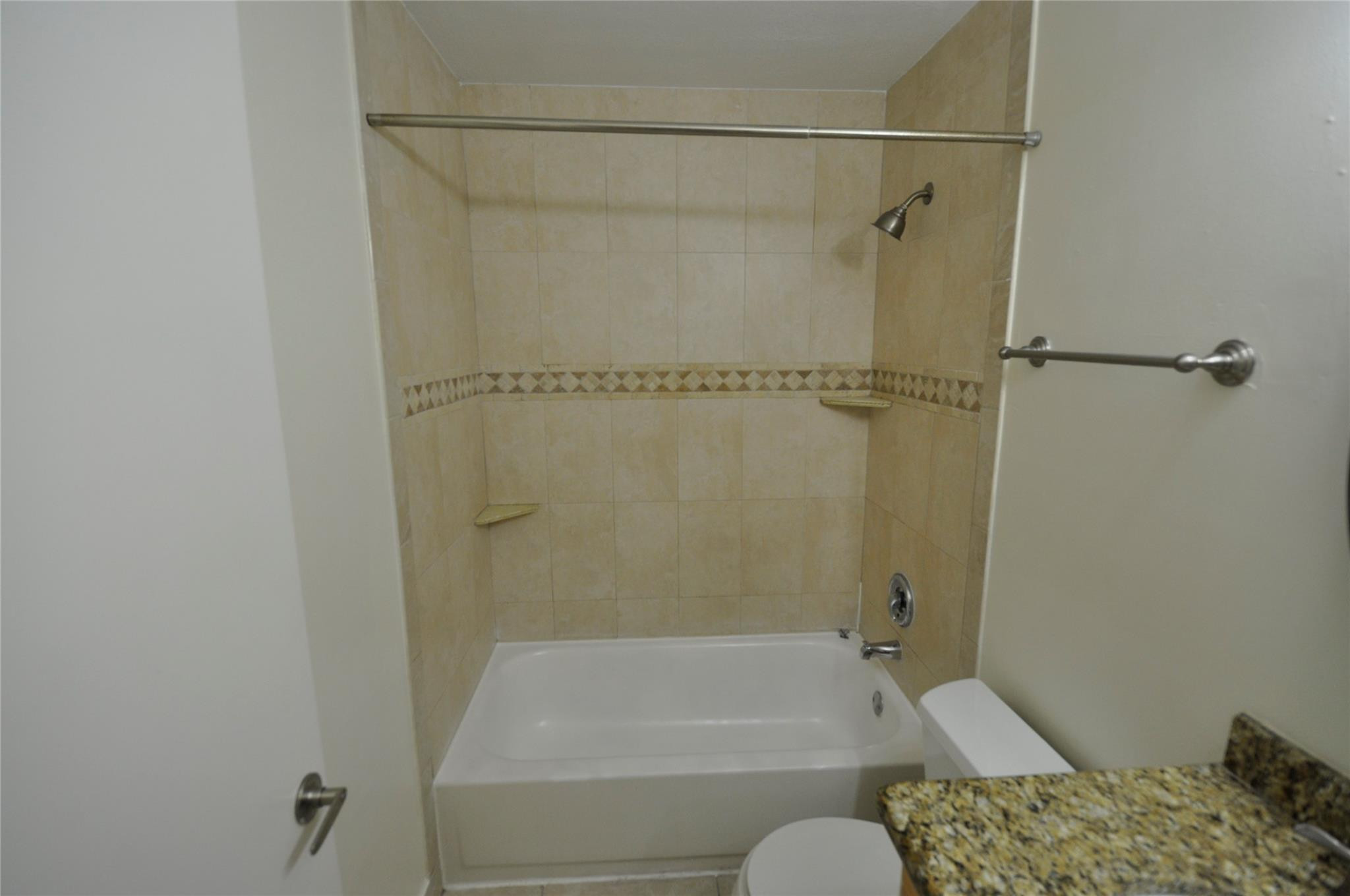 SUMMER LAKE - Residential Lease