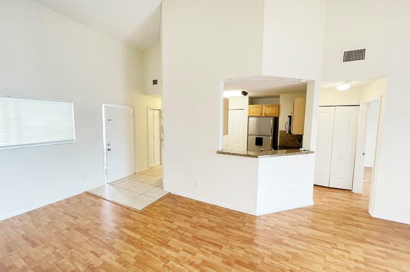 SUMMER LAKE - Residential Lease