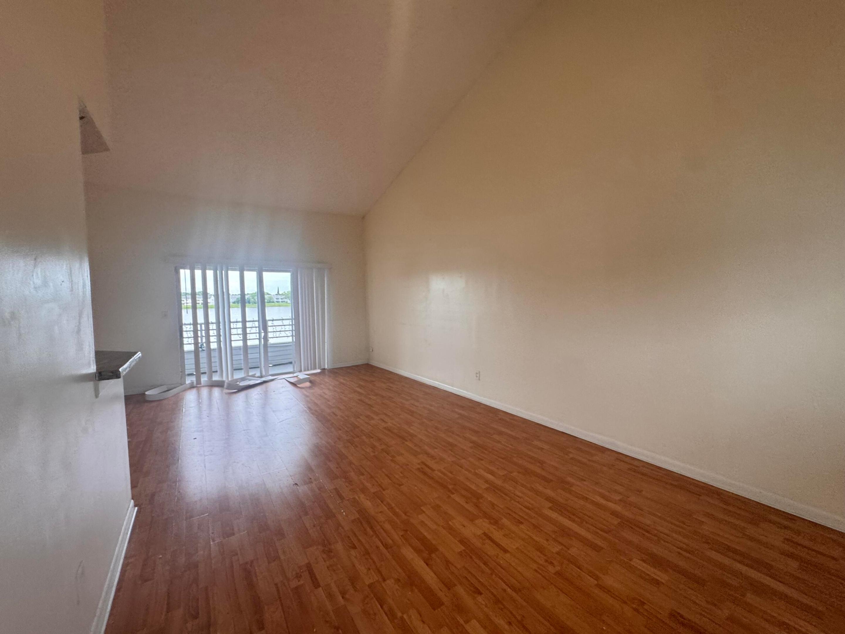 SUMMER LAKE - Residential Lease
