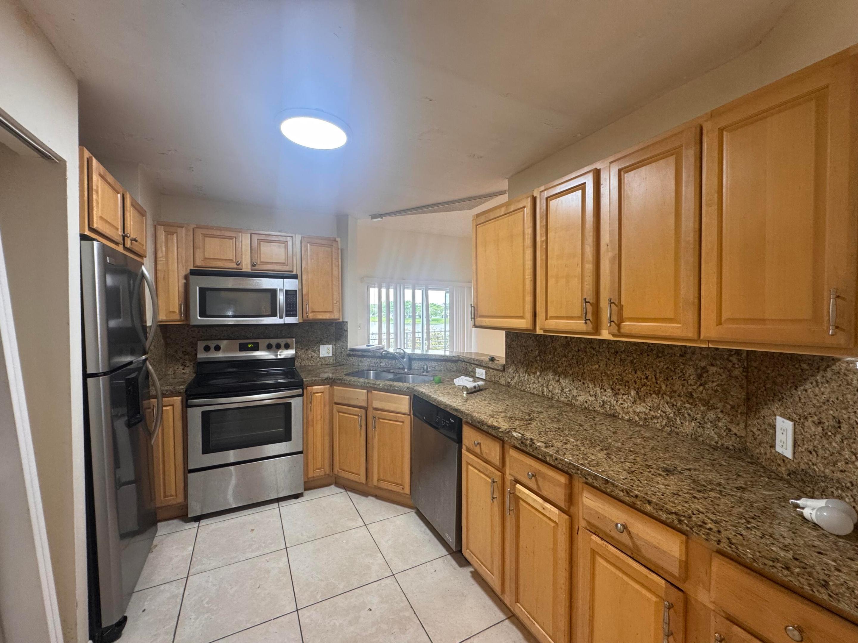 SUMMER LAKE - Residential Lease