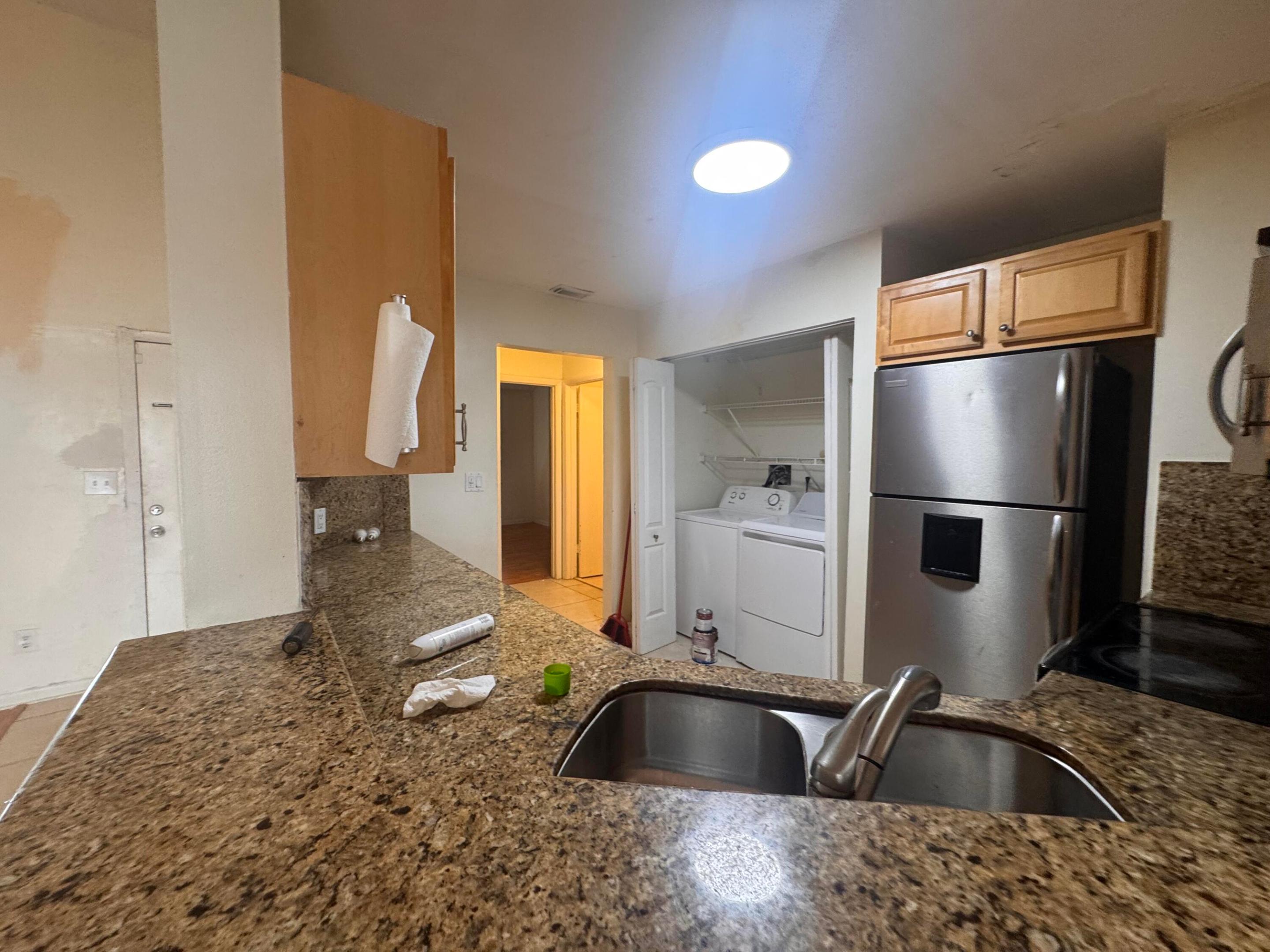SUMMER LAKE - Residential Lease