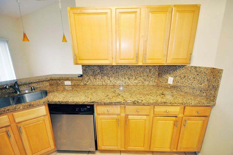 SUMMER LAKE - Residential Lease