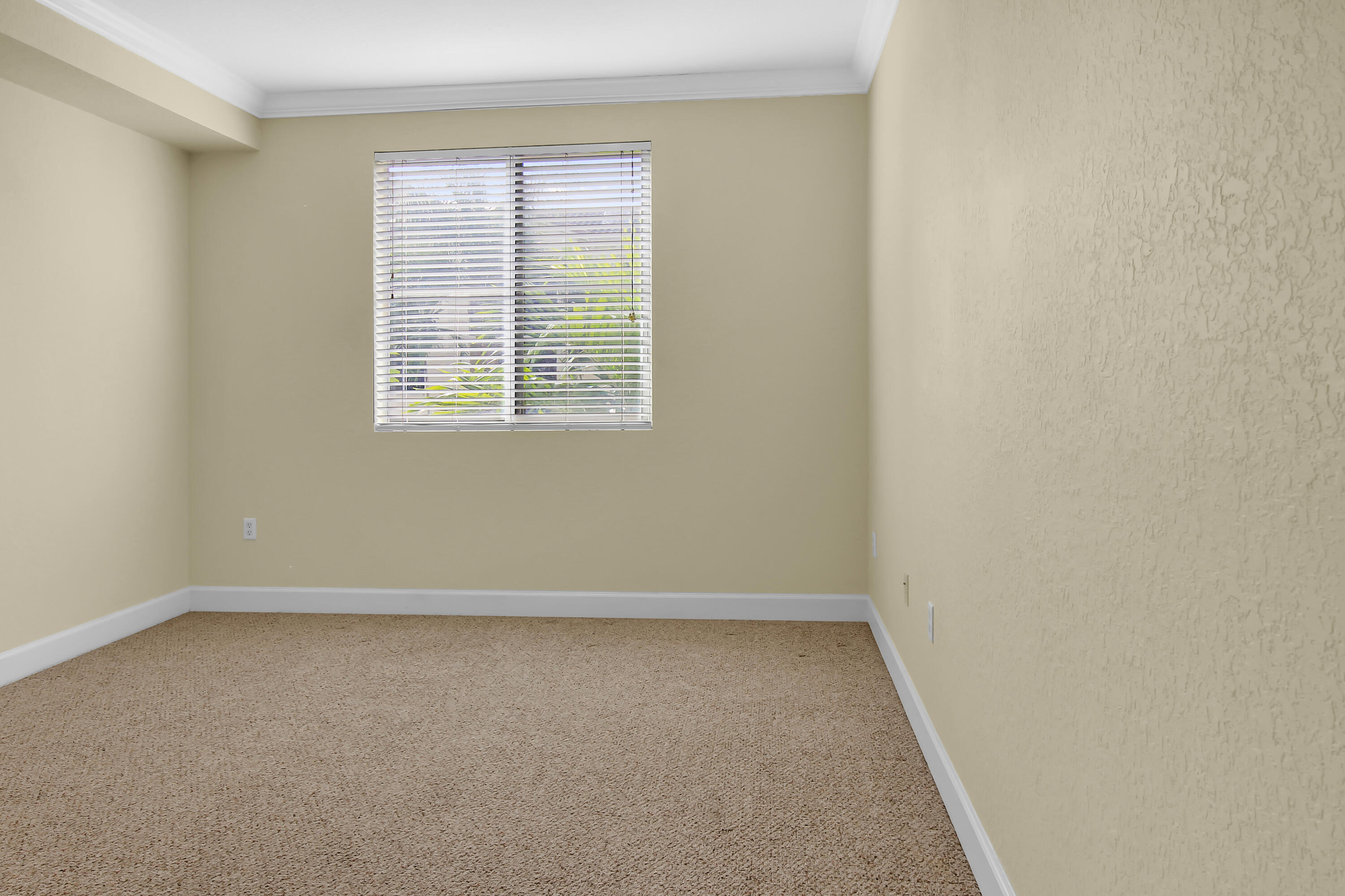 VIZCAYA LAKES CONDO - Residential