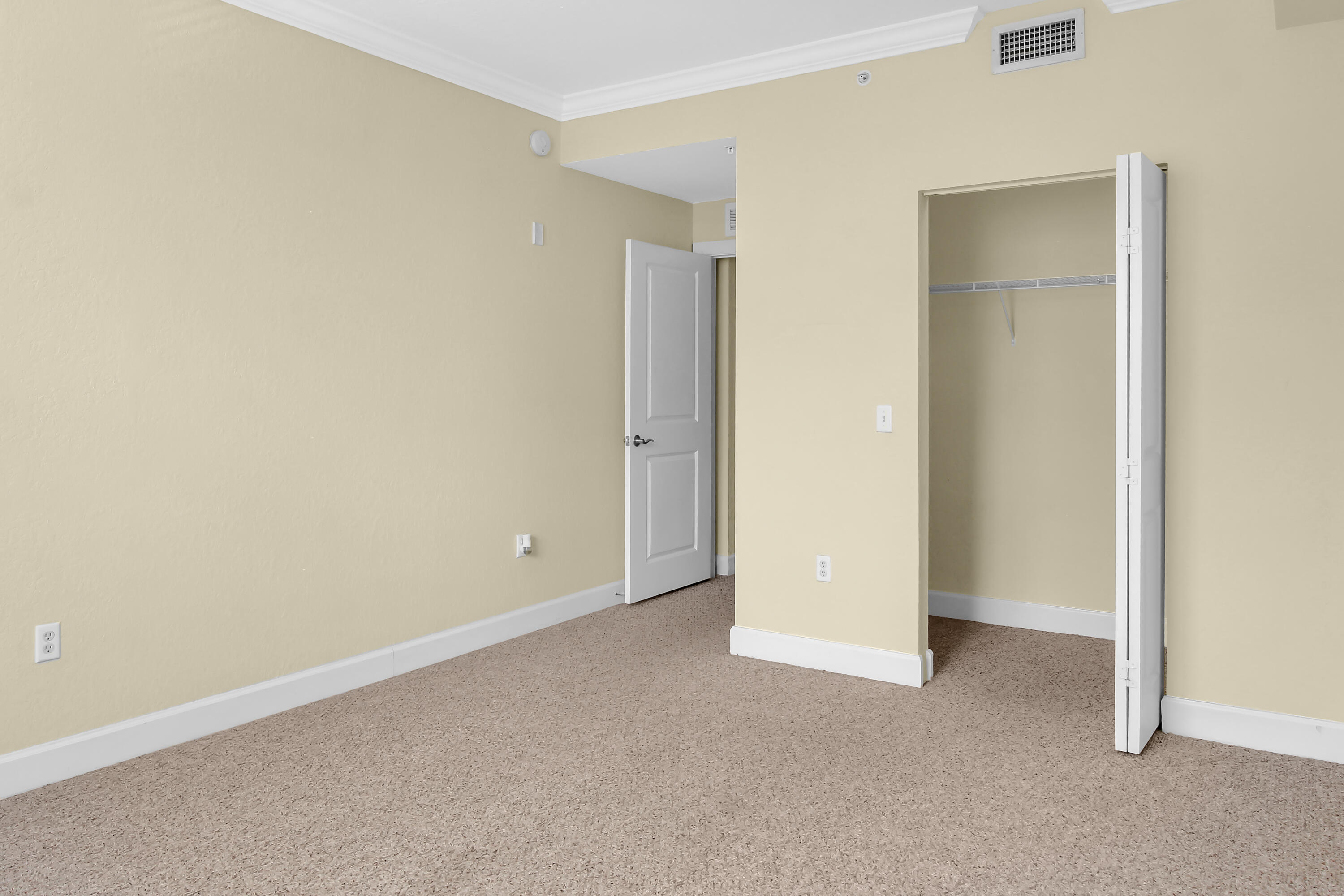 VIZCAYA LAKES CONDO - Residential