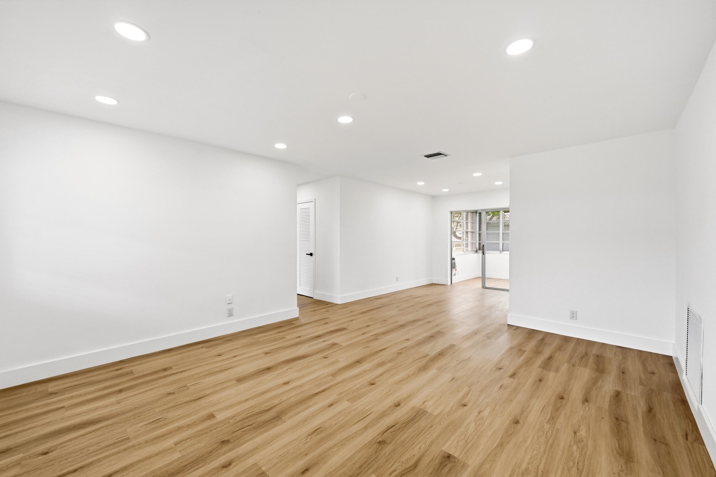 MAINLANDS OF TAMARAC LAKES - Residential