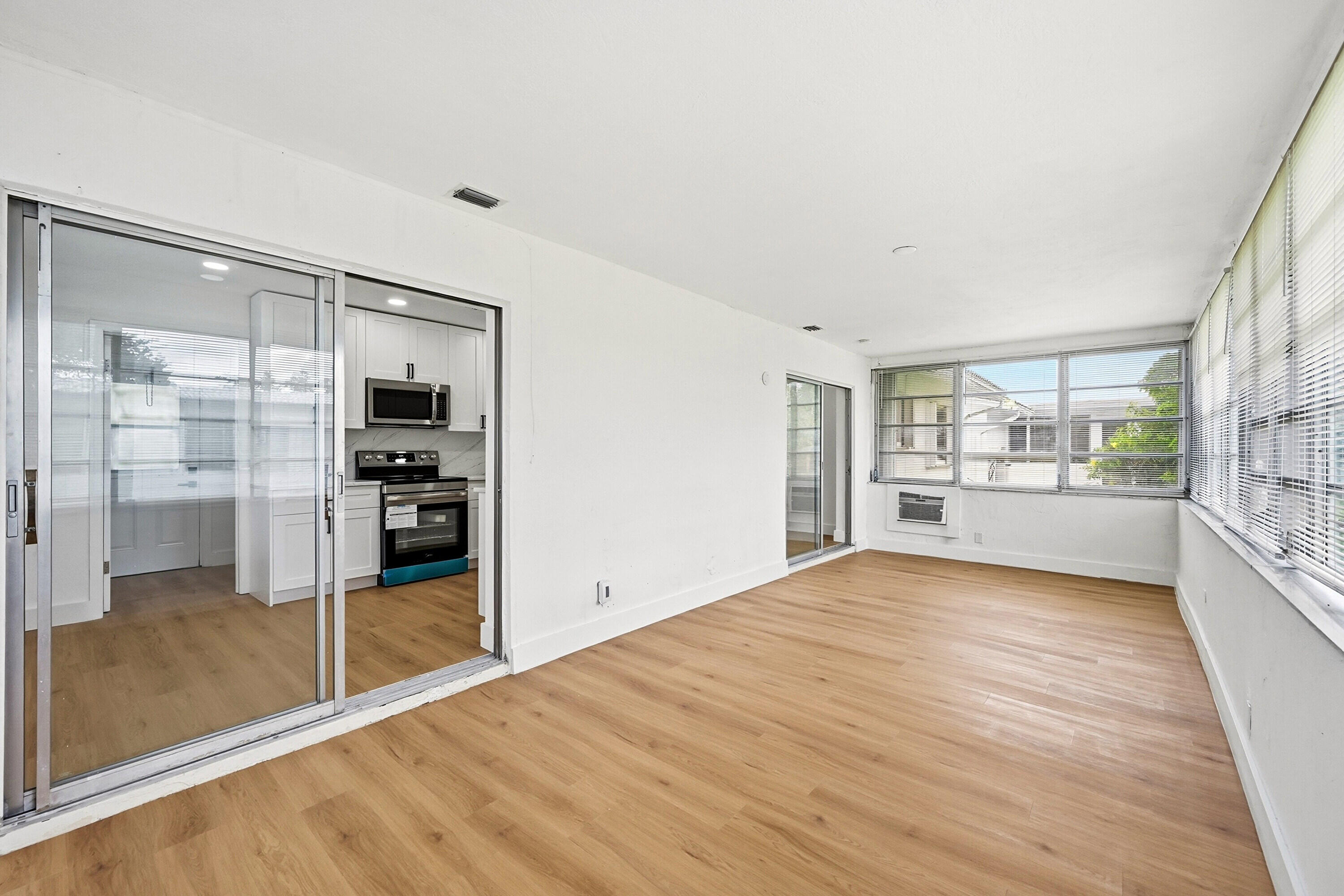 MAINLANDS OF TAMARAC LAKES - Residential