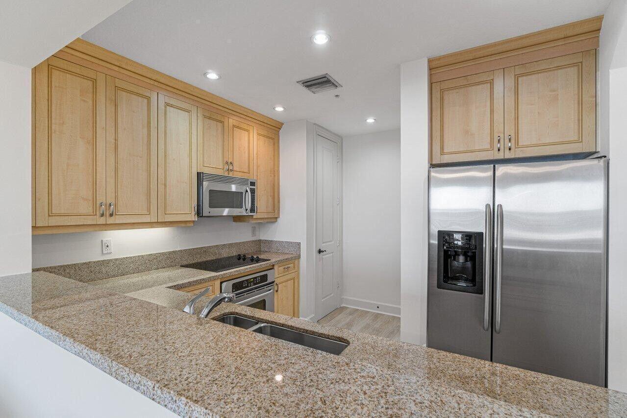 CITY WALK AT PINEAPPLE GROVE CONDO - Residential Lease