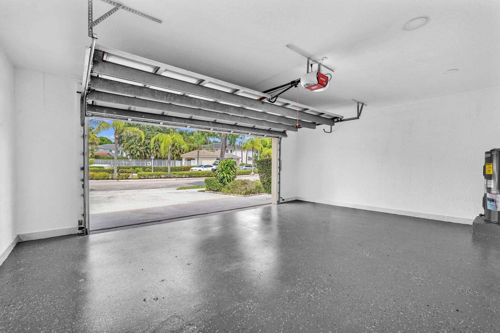 REGENCY LAKES AT COCONUT CREEK - Residential