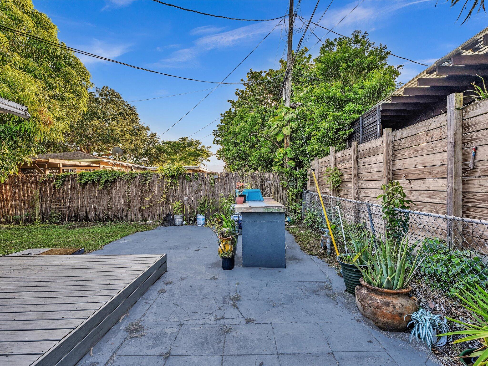 HOPPERS GARDEN - Residential Lease