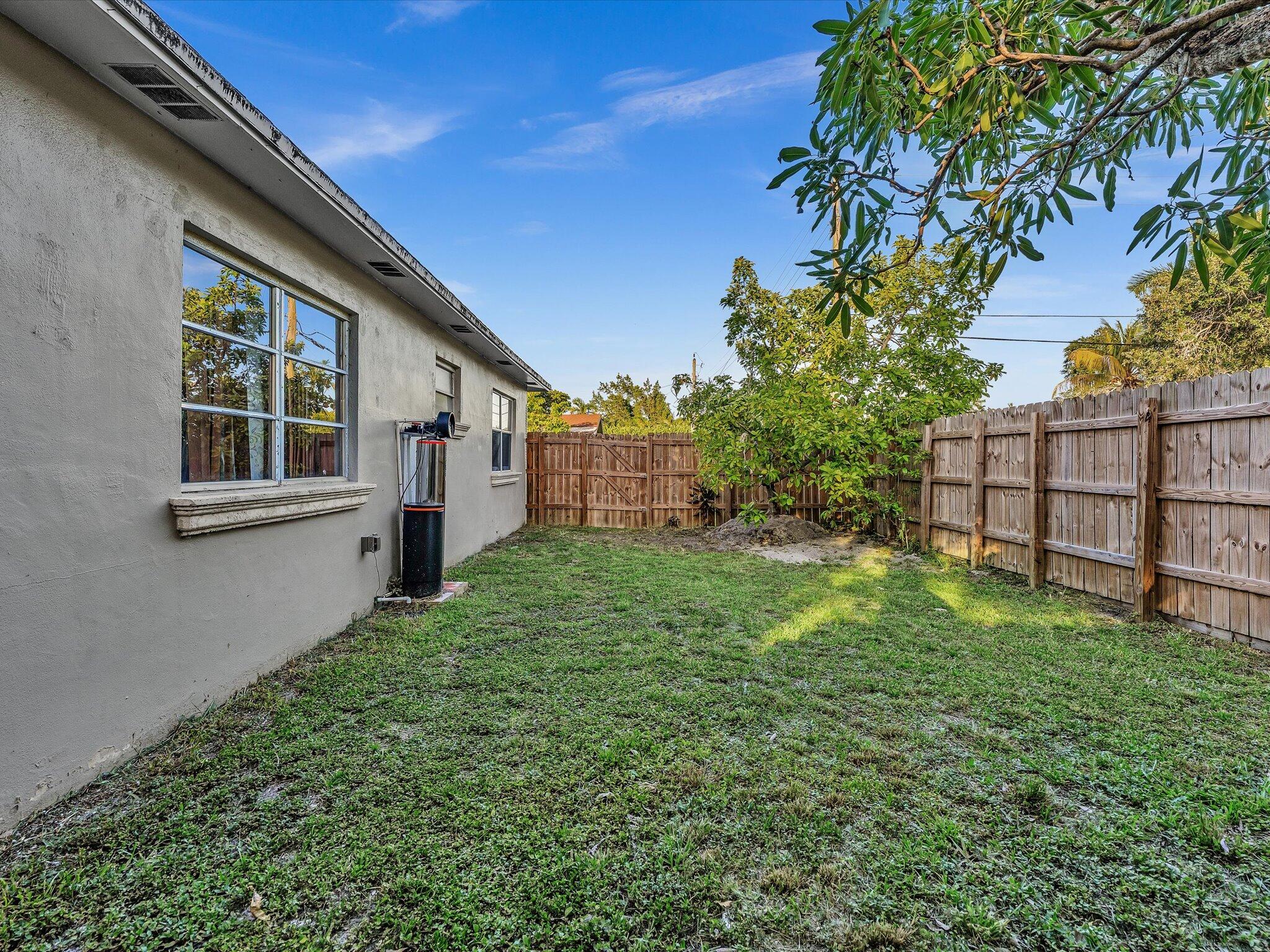 HOPPERS GARDEN - Residential Lease