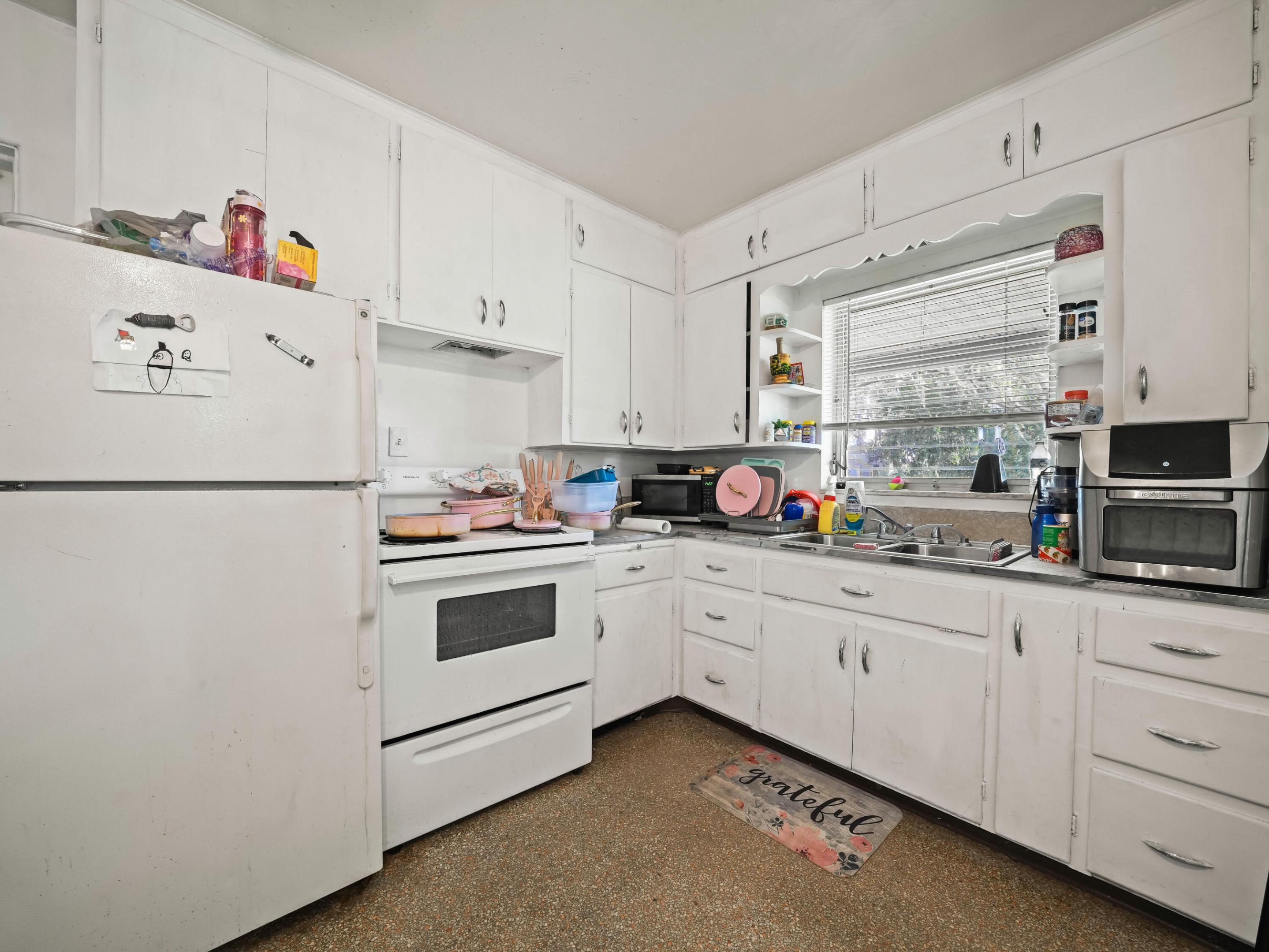 HOFFMANS SUBDIVISION AND LAKE VIEW ADDITION REPLAT - Residential