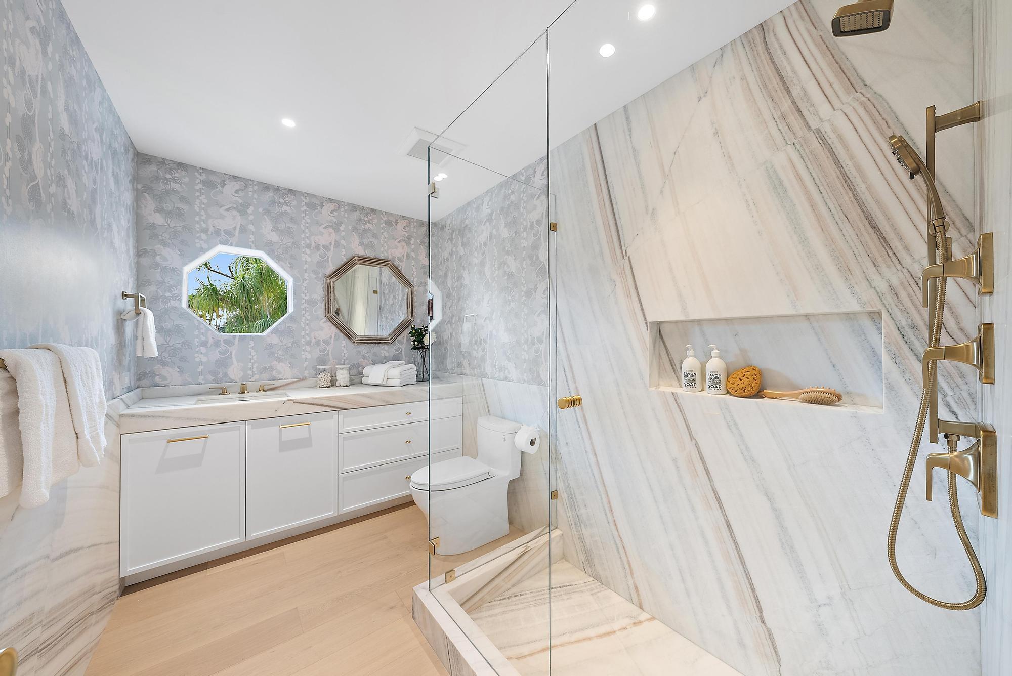 JAMAICA LANE IN - Residential