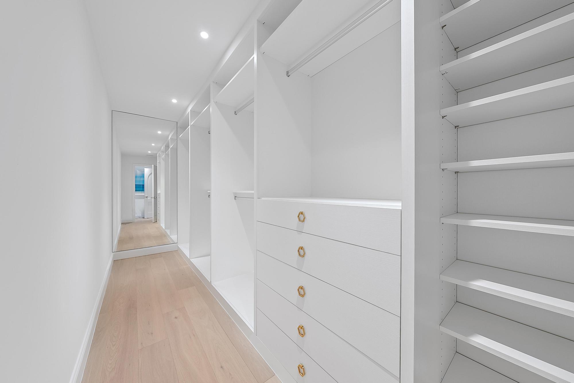 JAMAICA LANE IN - Residential