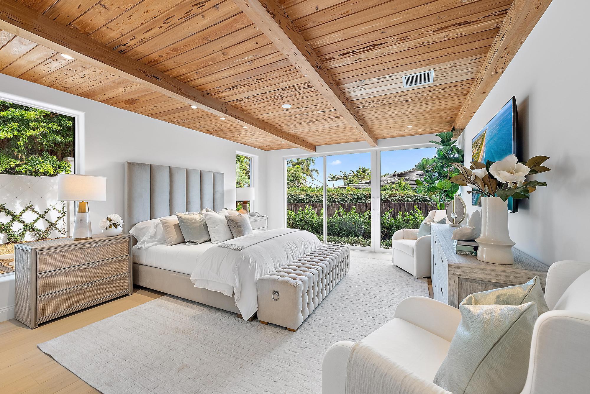 JAMAICA LANE IN - Residential