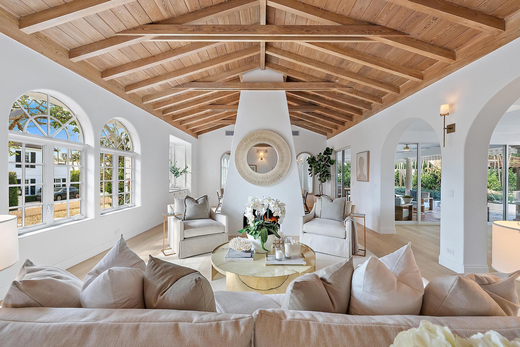 JAMAICA LANE IN - Residential