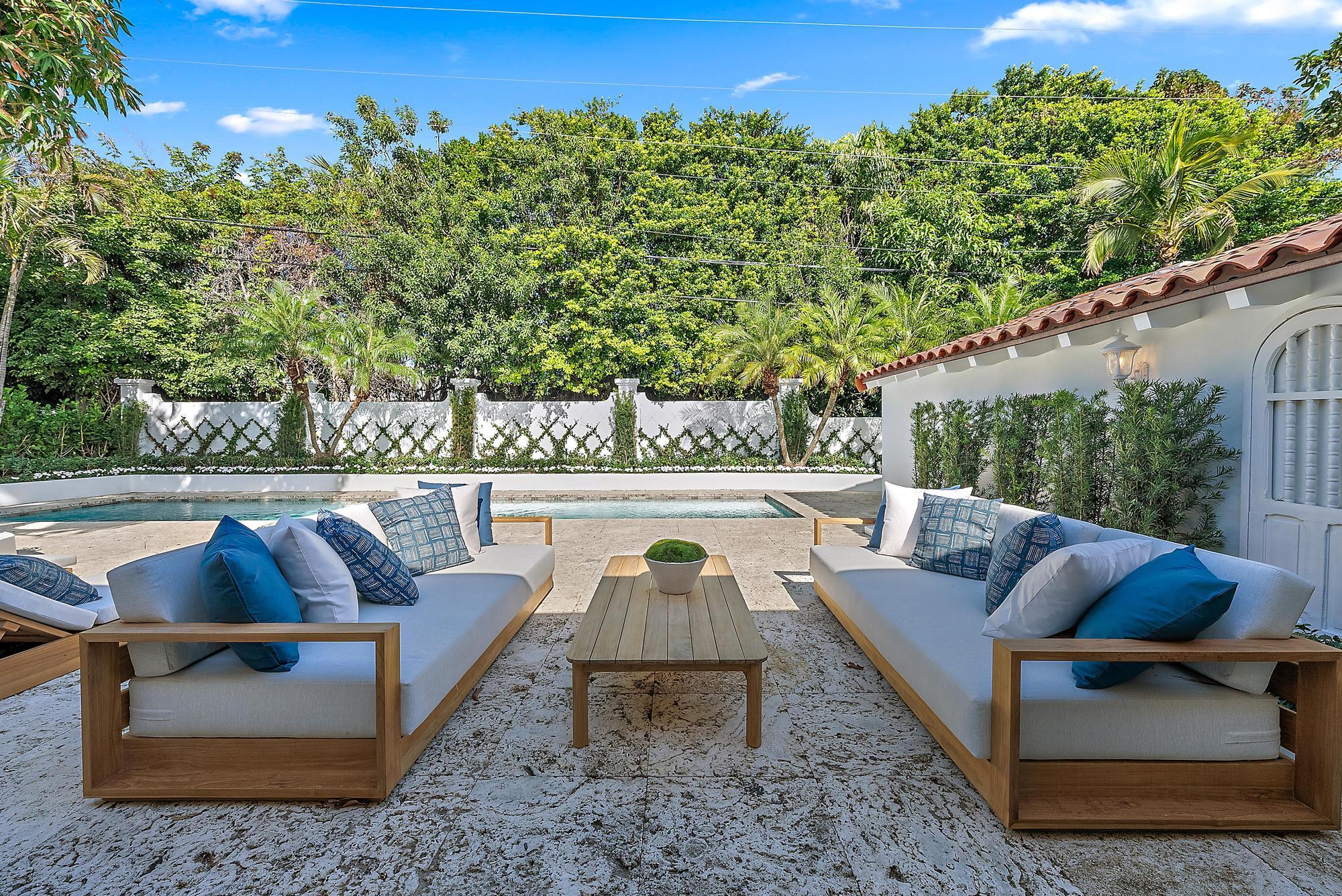 JAMAICA LANE IN - Residential