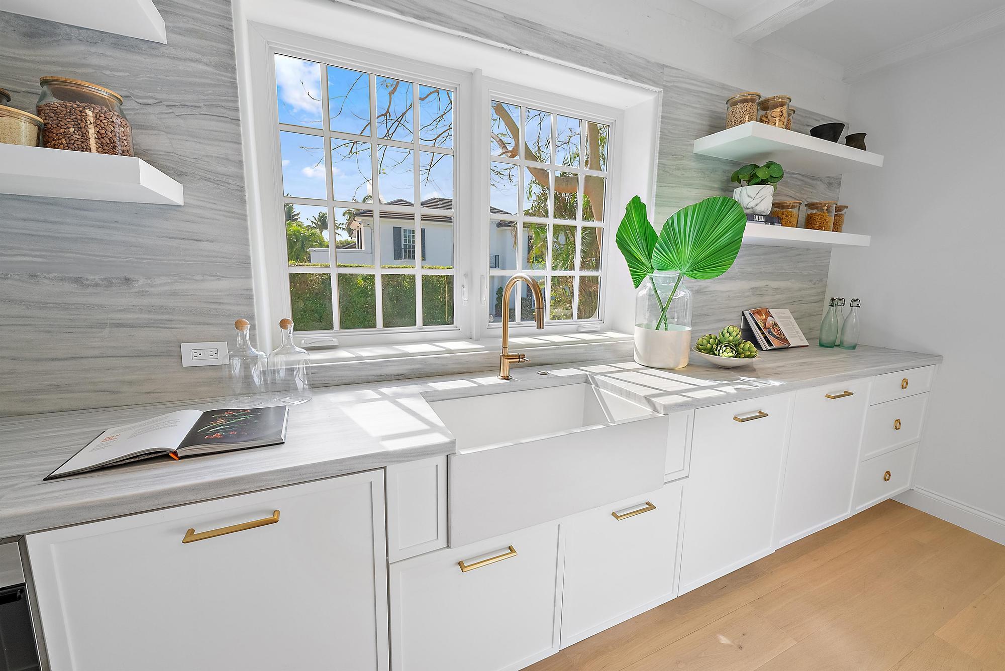 JAMAICA LANE IN - Residential