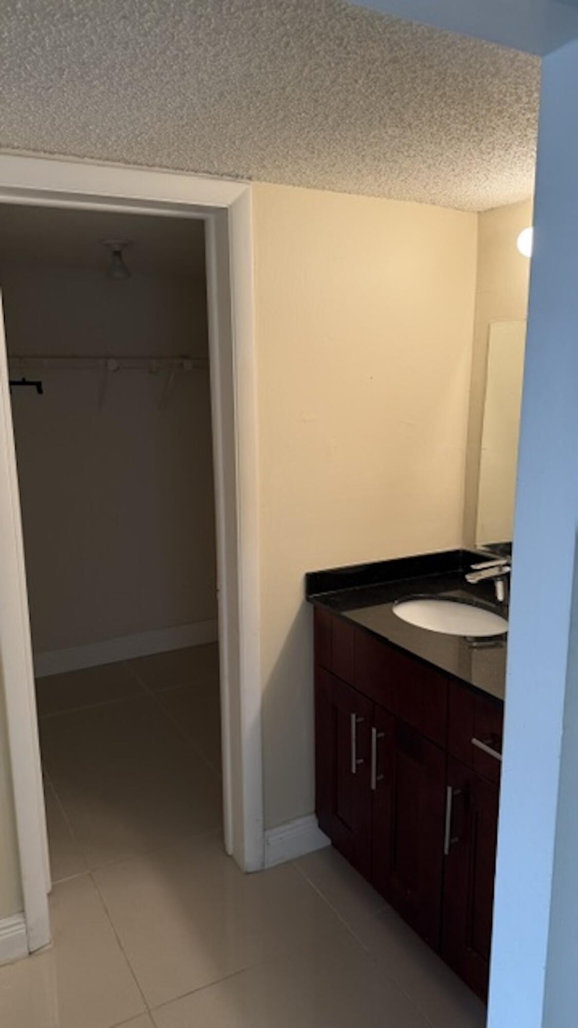 LAGO WEST CONDOMINIUM - Residential