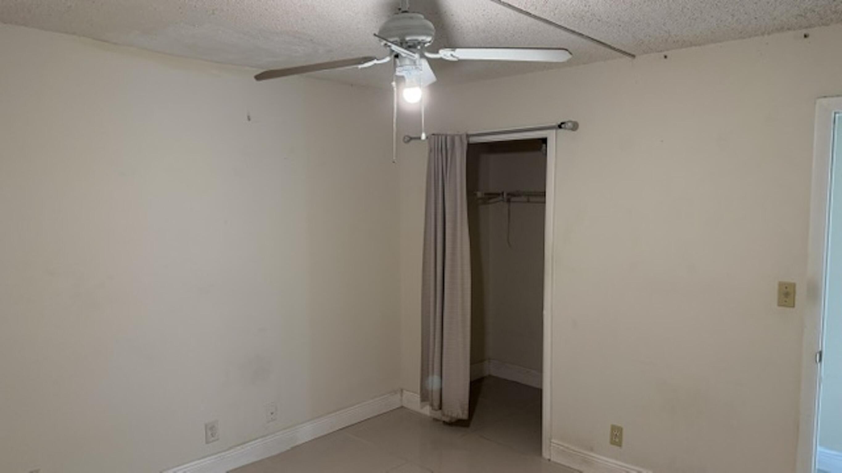 LAGO WEST CONDOMINIUM - Residential