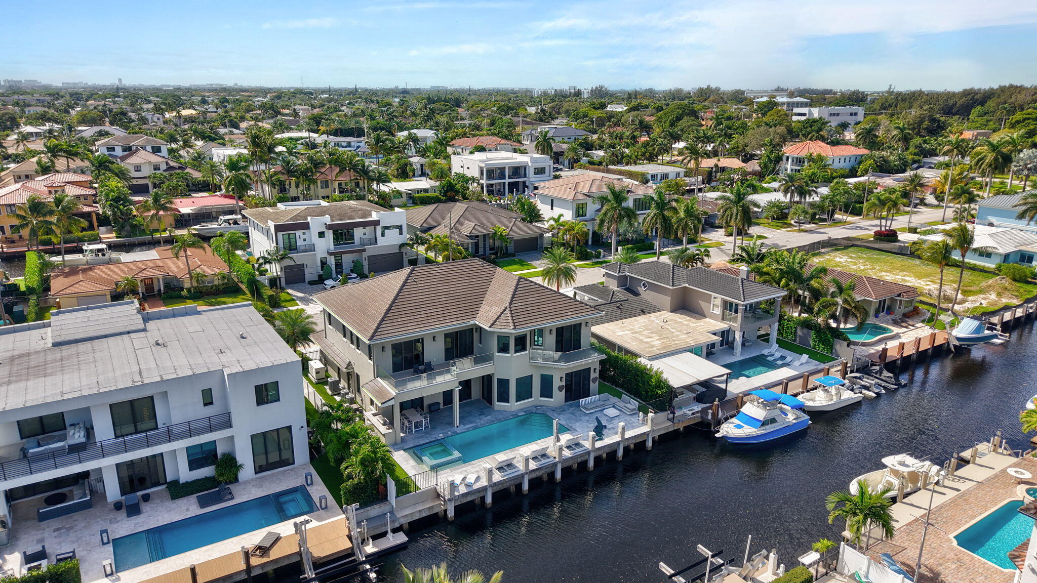BOCA HARBOUR 4TH SEC - Residential