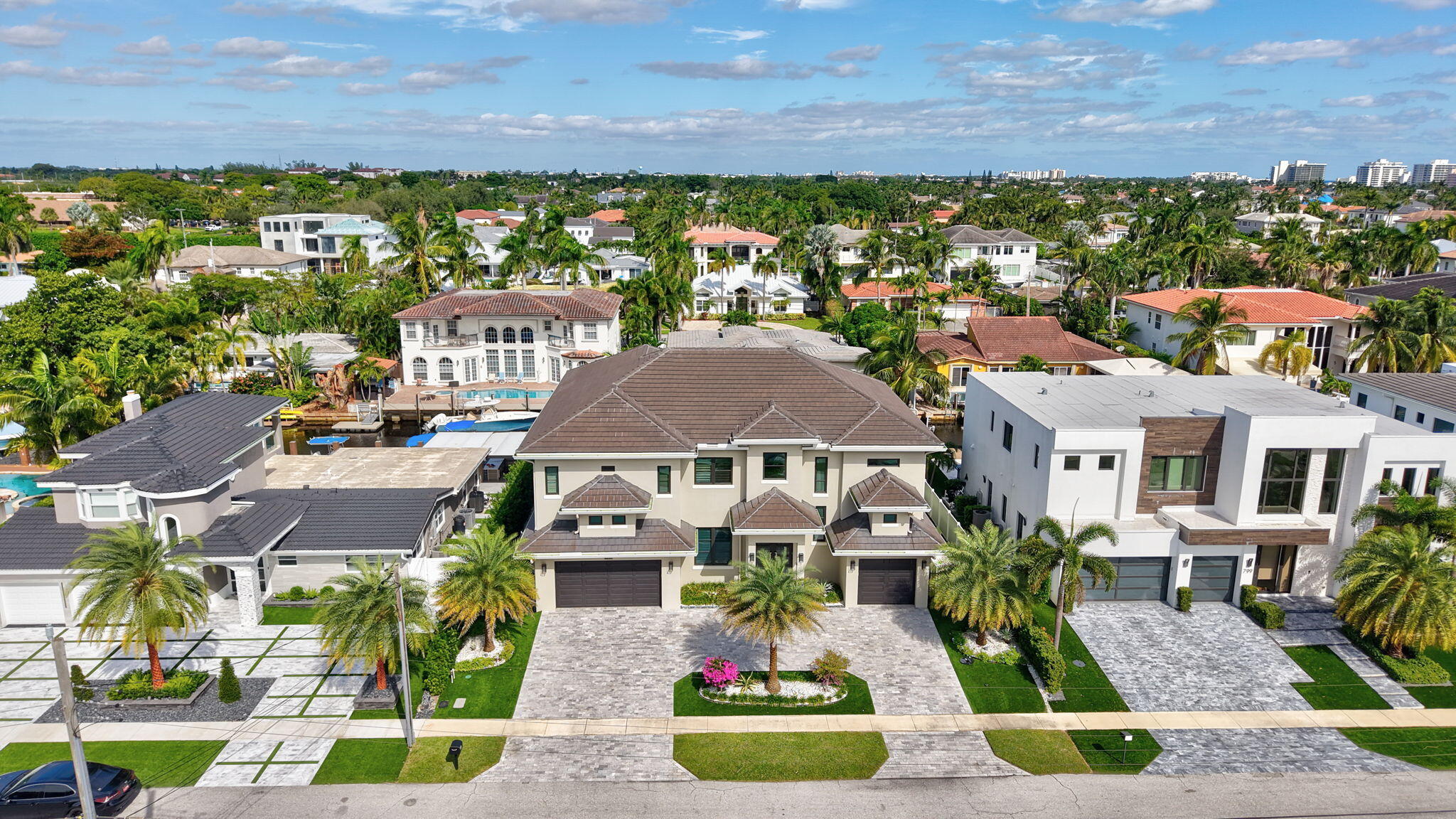 BOCA HARBOUR 4TH SEC - Residential