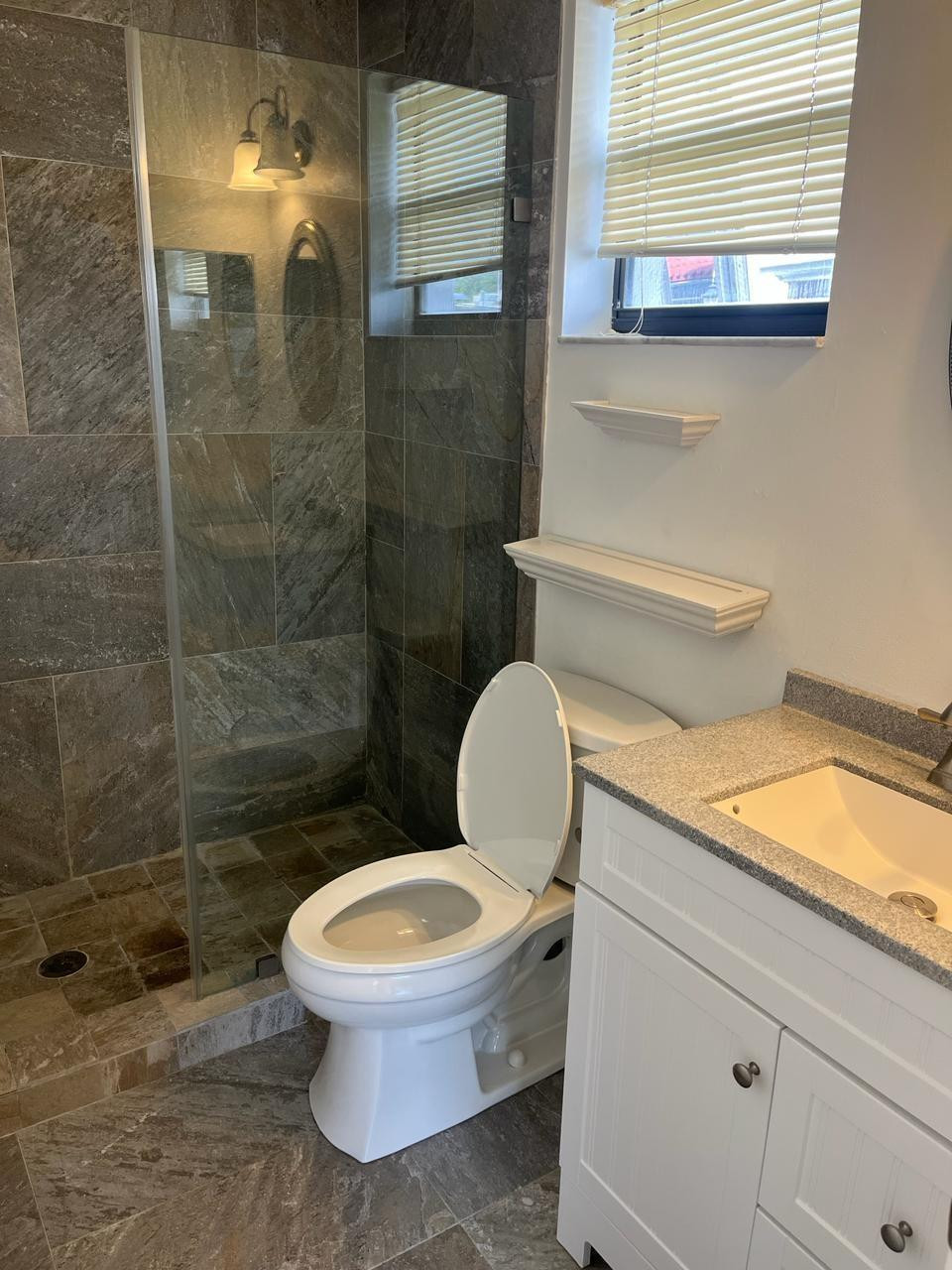 YORKVILLE - Residential Lease