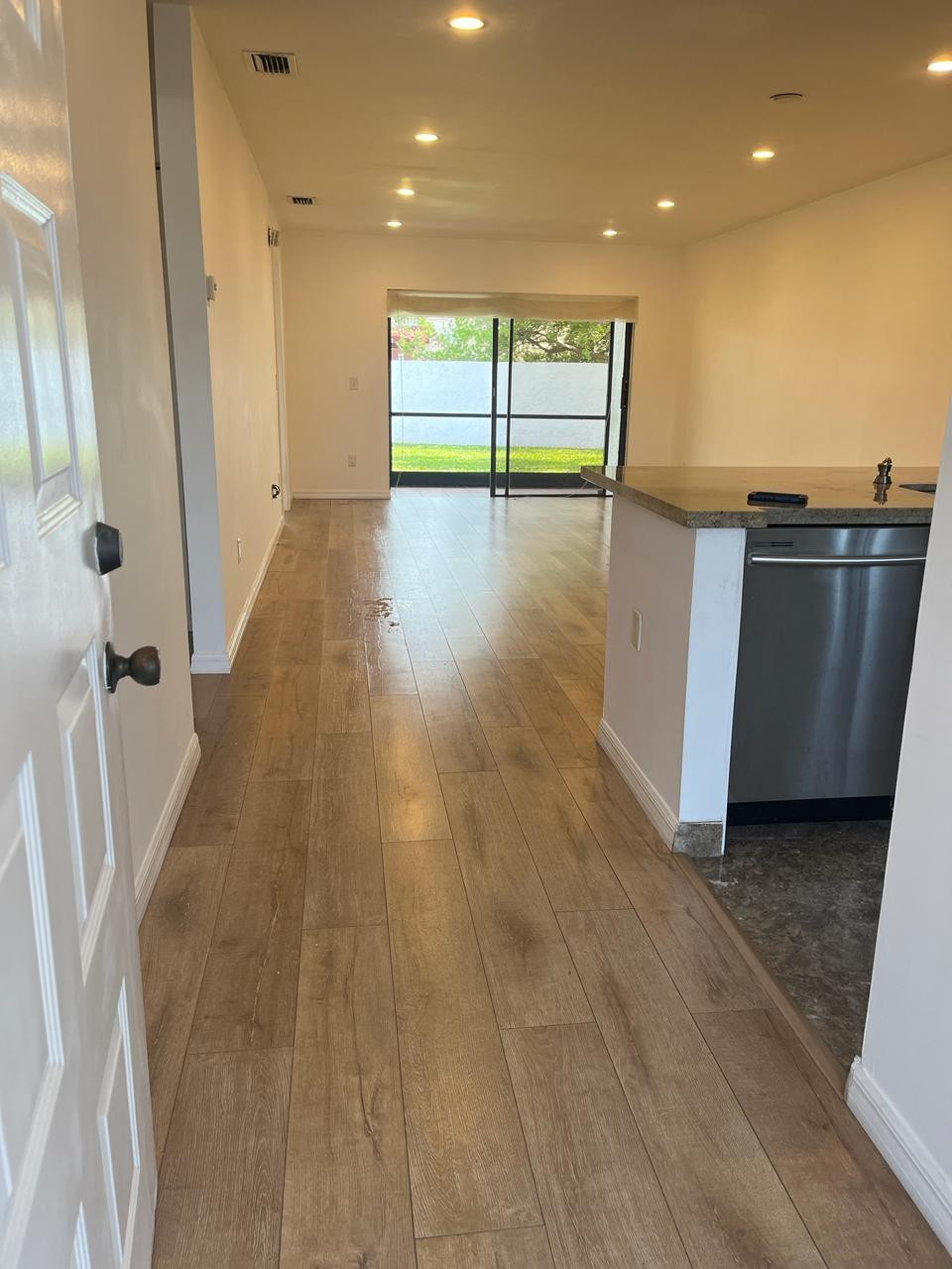 YORKVILLE - Residential Lease