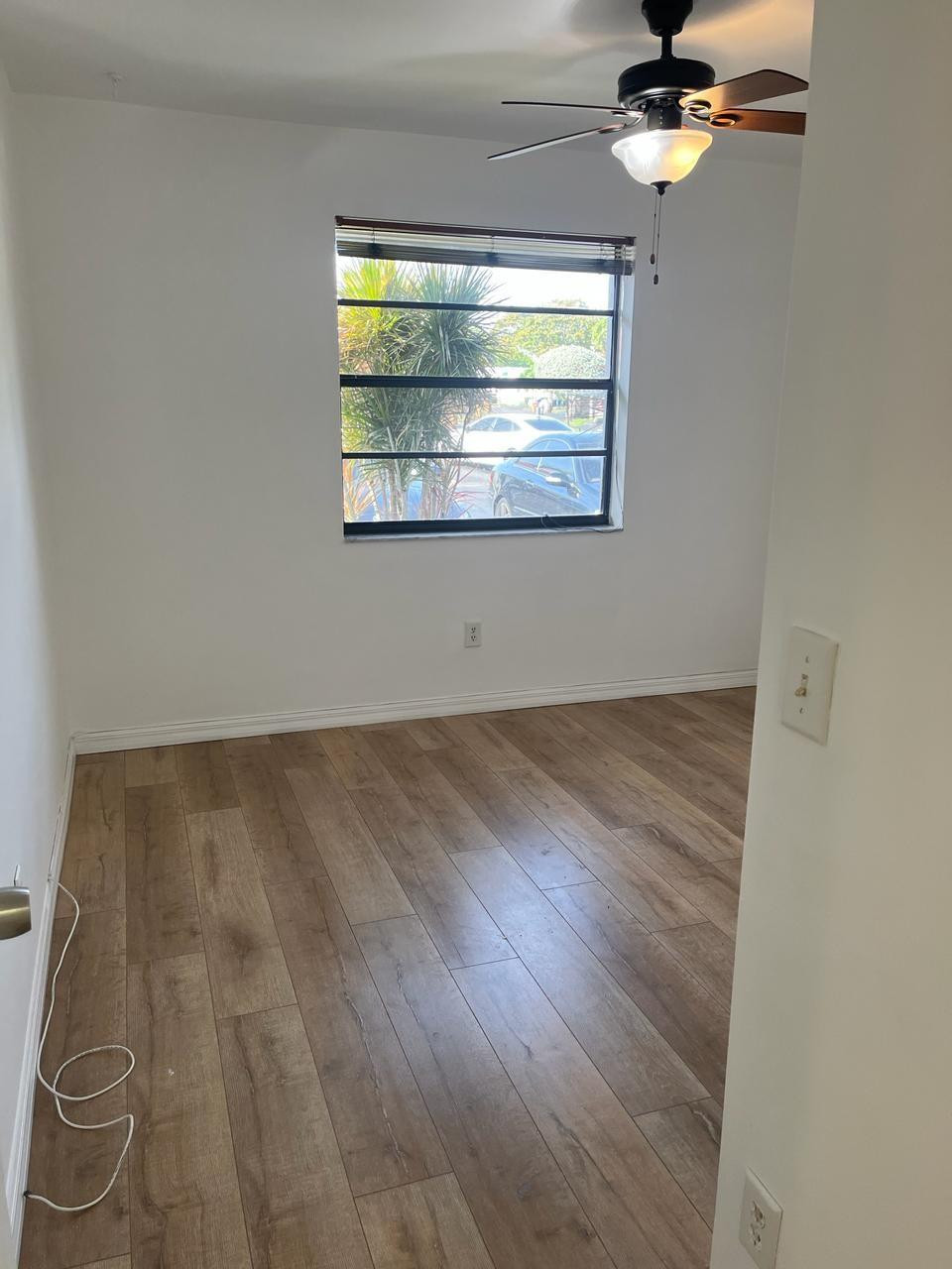 YORKVILLE - Residential Lease