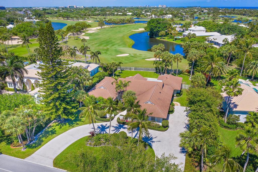 This home is located steps away from the Lost Tree Beach Club. Its convenient location allows for easy access into and out of the Lost Tree Village, as well as close proximity to the tennis courts and oceanfront beaches. The open and spacious split floor plan allows for an abundance of natural light and ample room for entertaining. Enjoy fabulous views of the 17th hole from the pool deck.