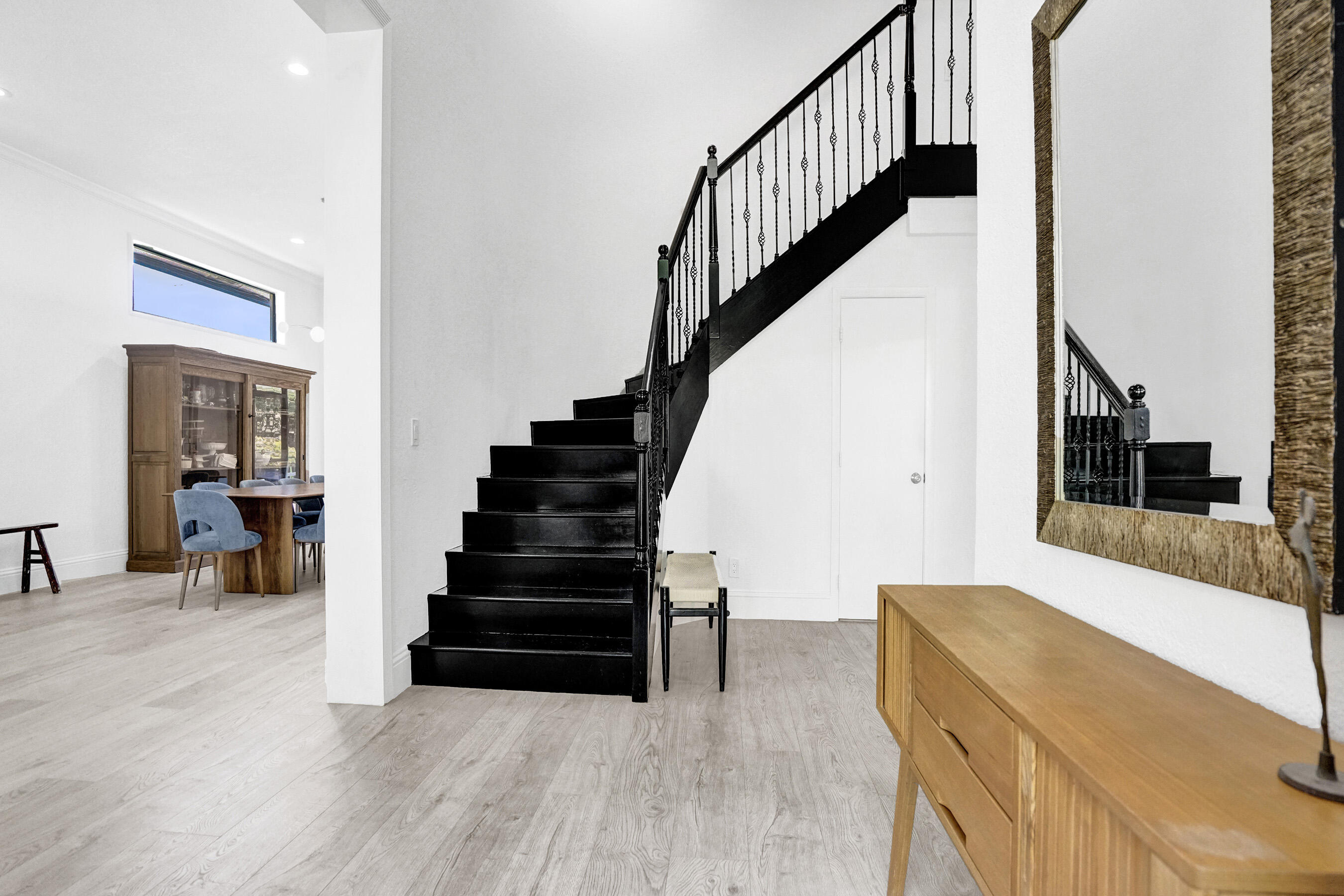 EMBASSY LAKES - Residential