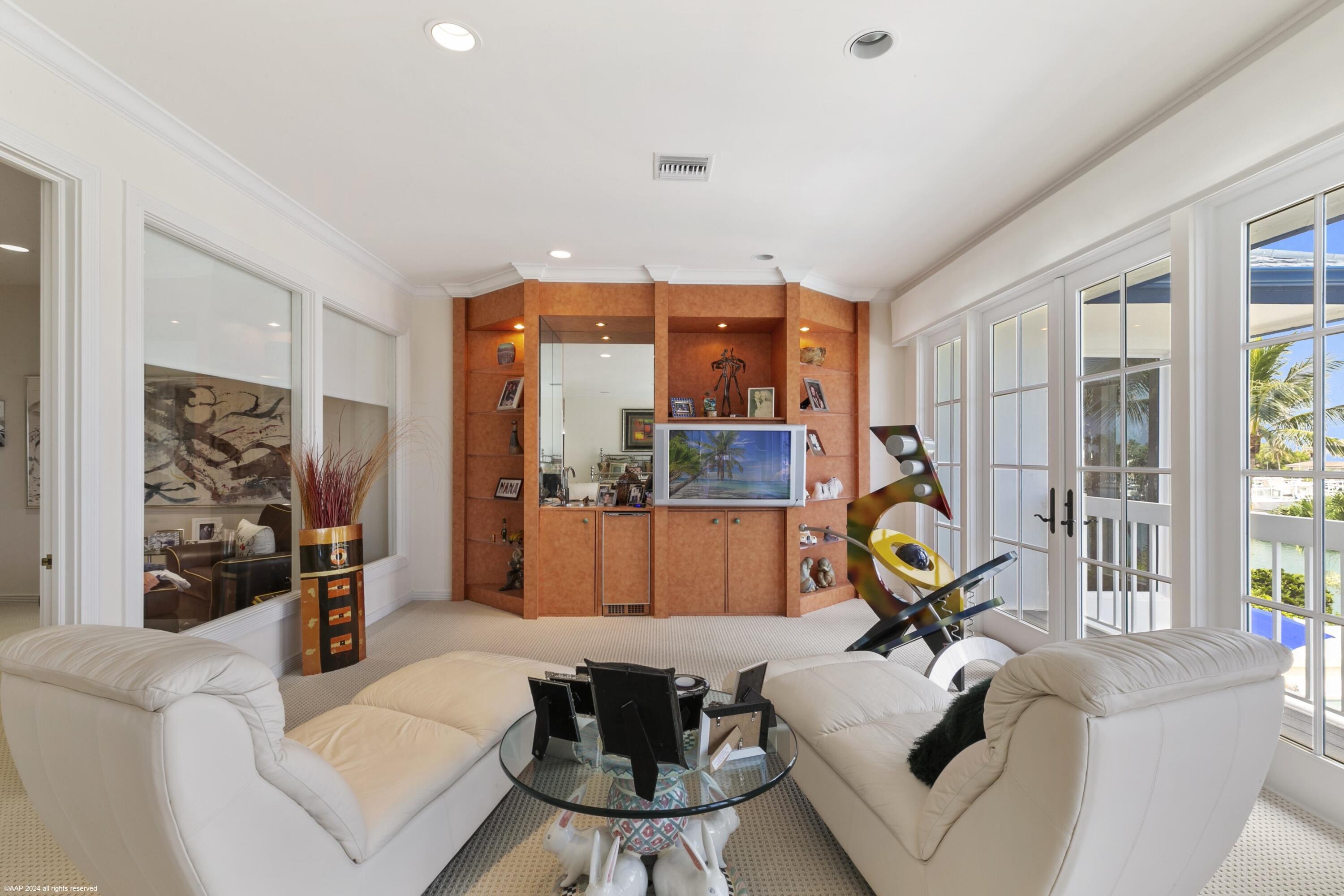 SAILFISH POINT - Residential