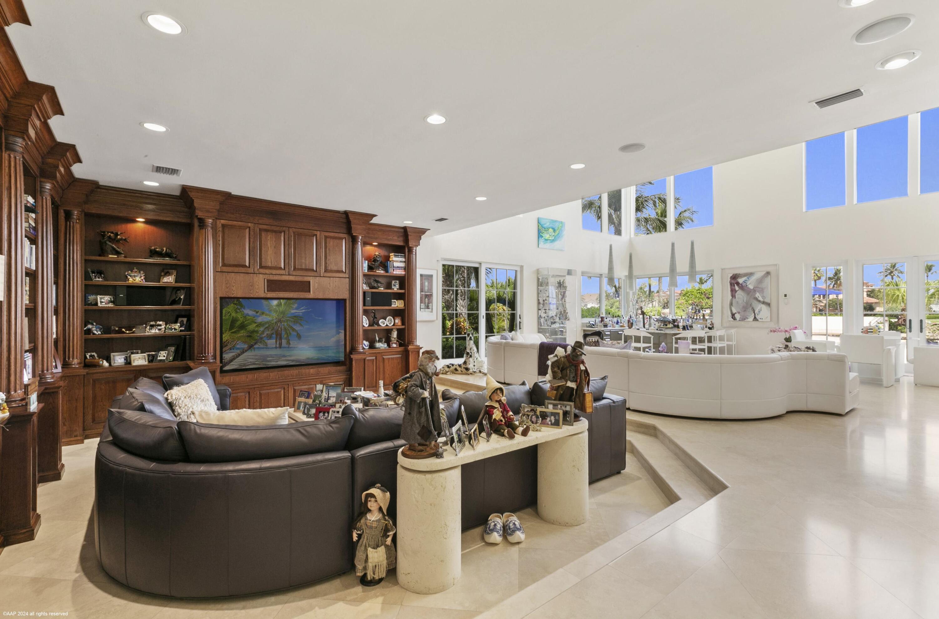SAILFISH POINT - Residential