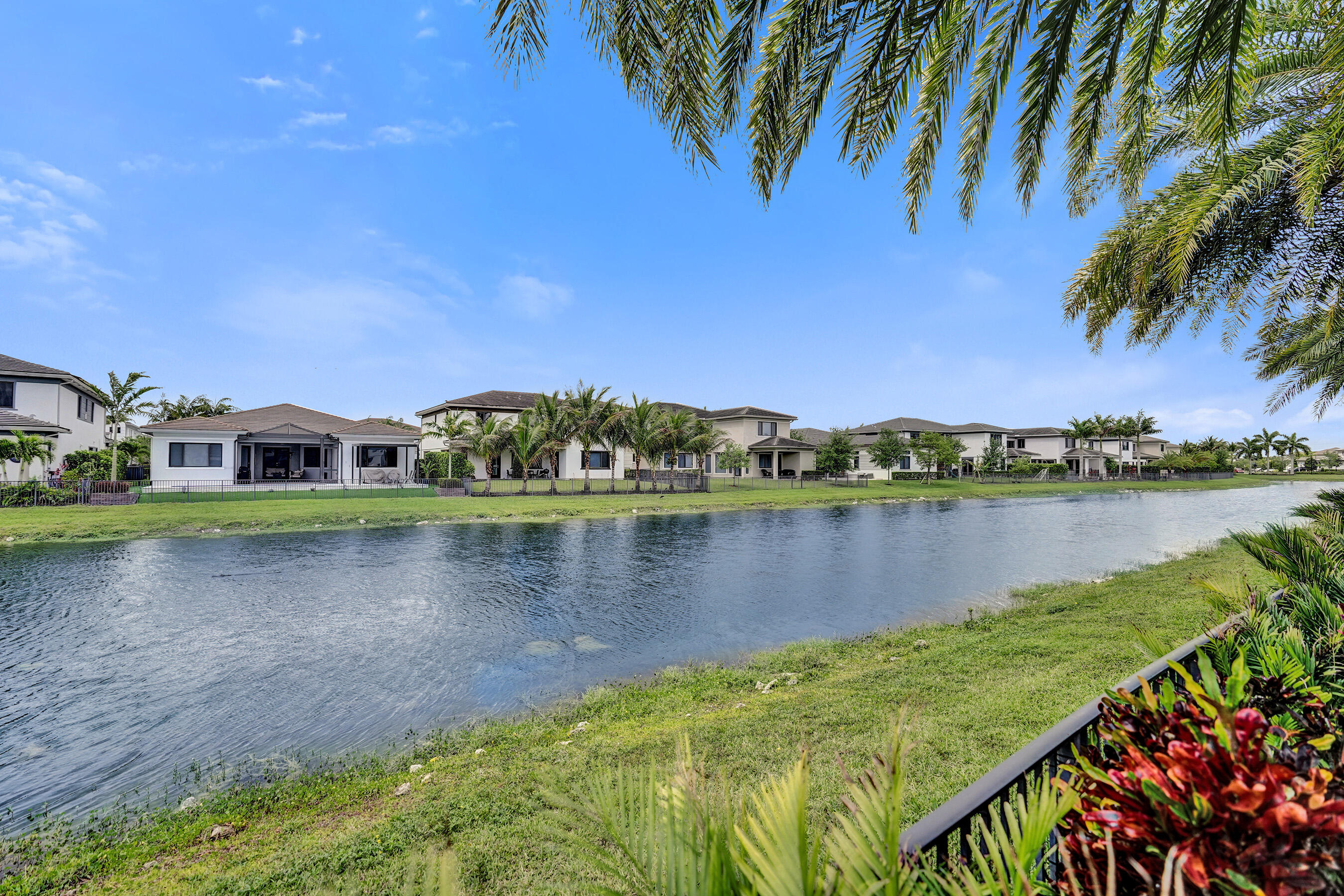 Cascata@Miralago - Residential