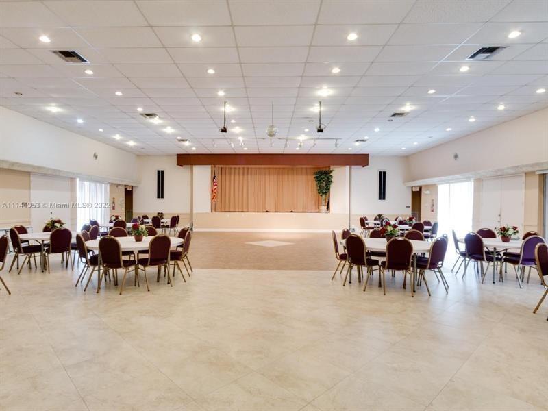 Oriole Golf & Tennis Club - Residential