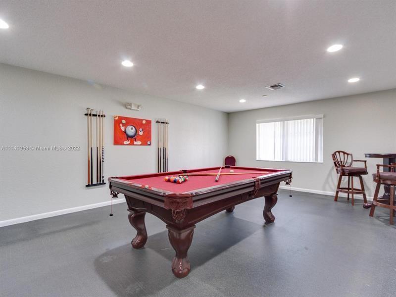 Oriole Golf & Tennis Club - Residential