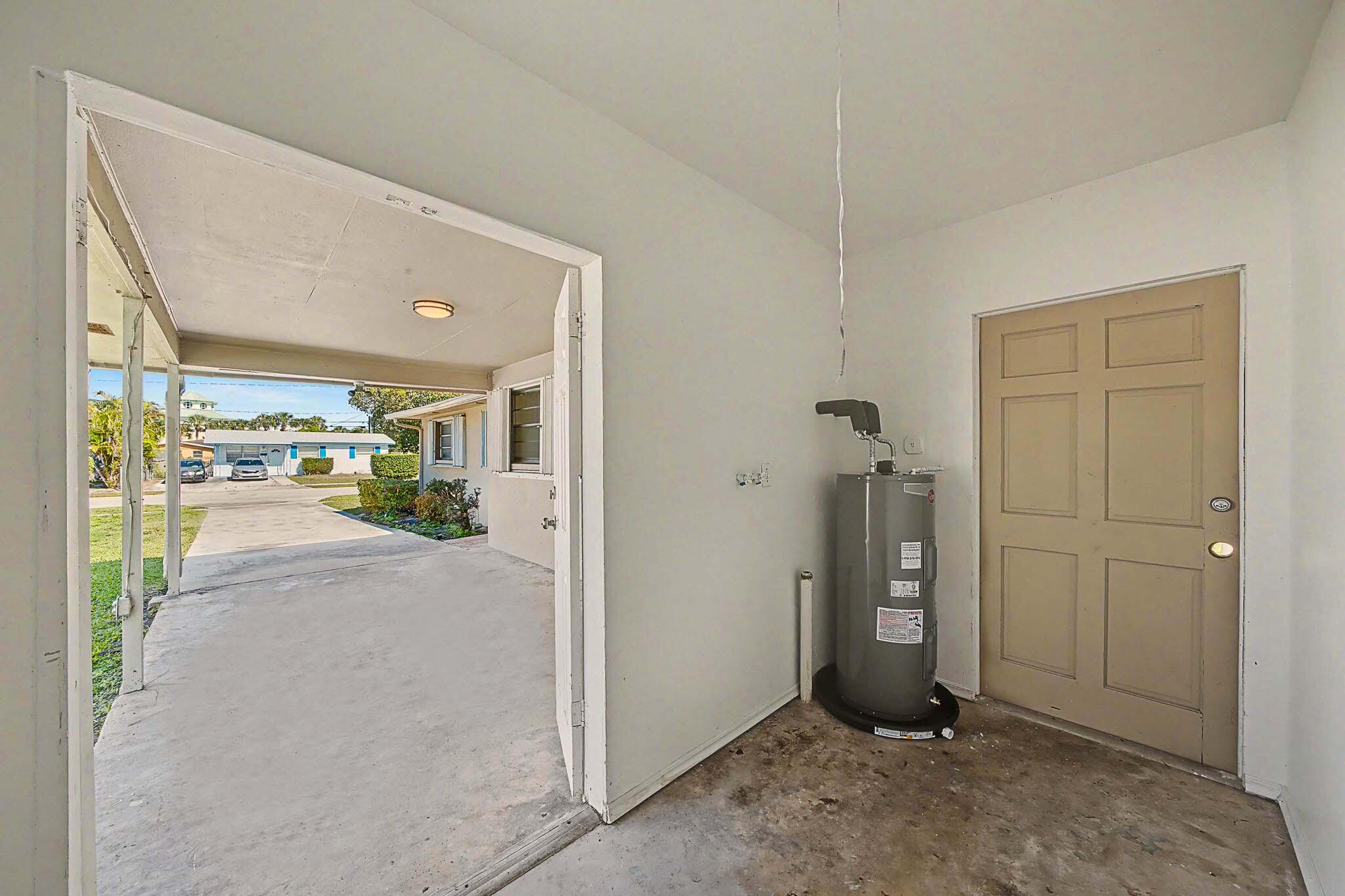 ROOSEVELT ESTATES - Residential Lease