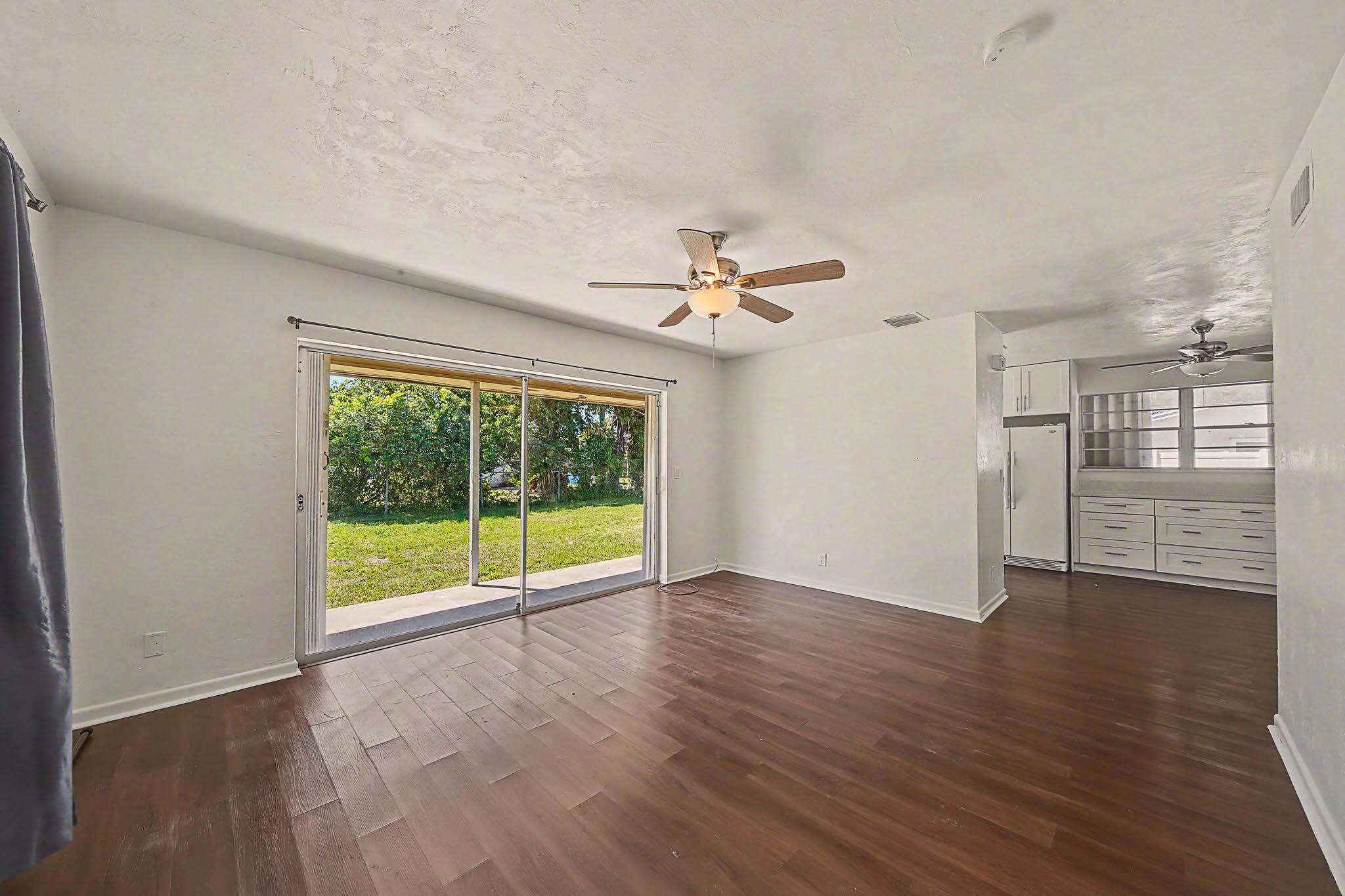 ROOSEVELT ESTATES - Residential Lease