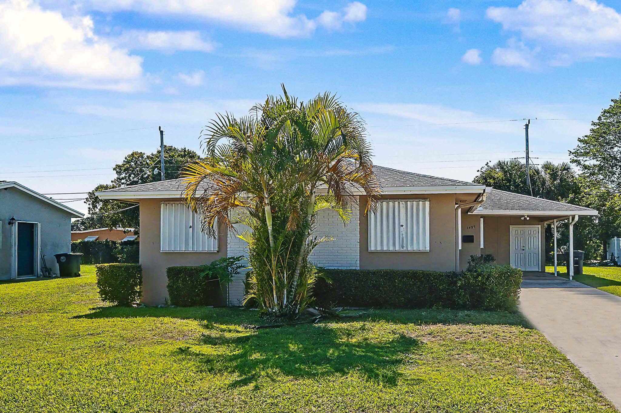 ROOSEVELT ESTATES - Residential Lease