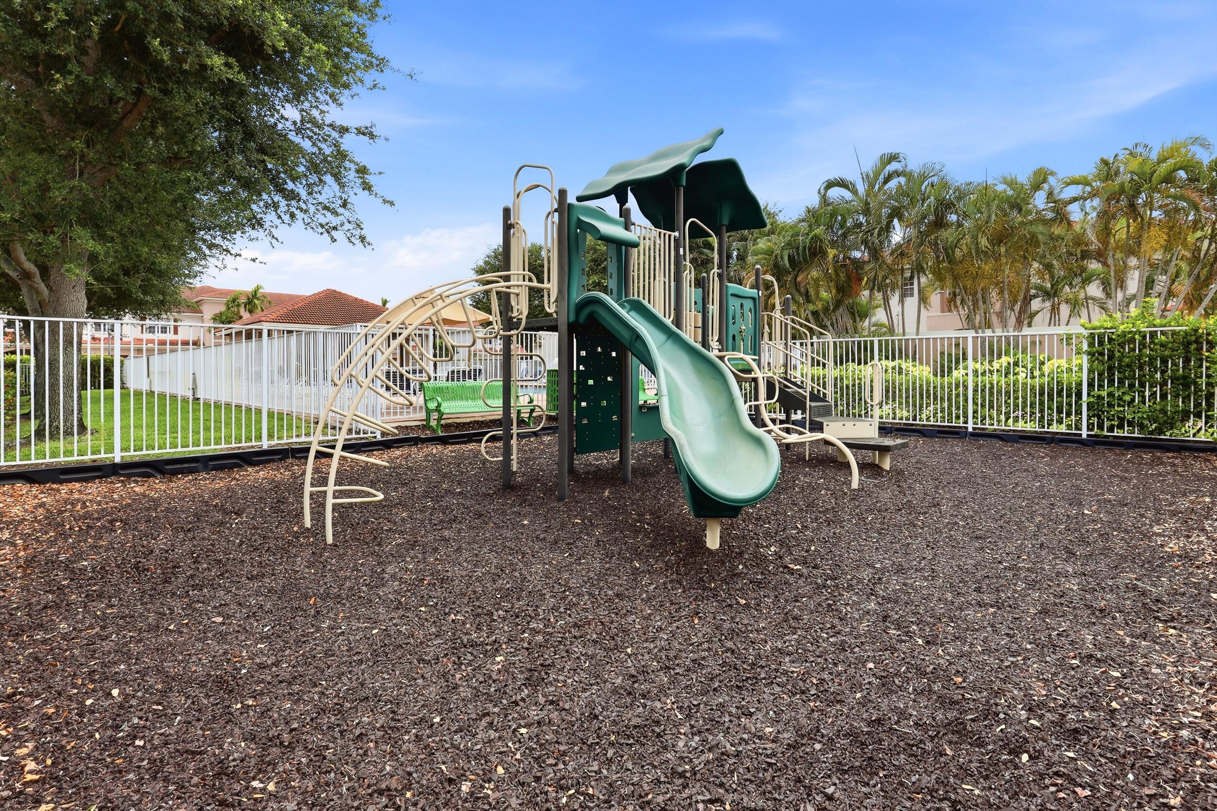CARRIAGE POINTE TOWNHOMES PUD - Residential Lease