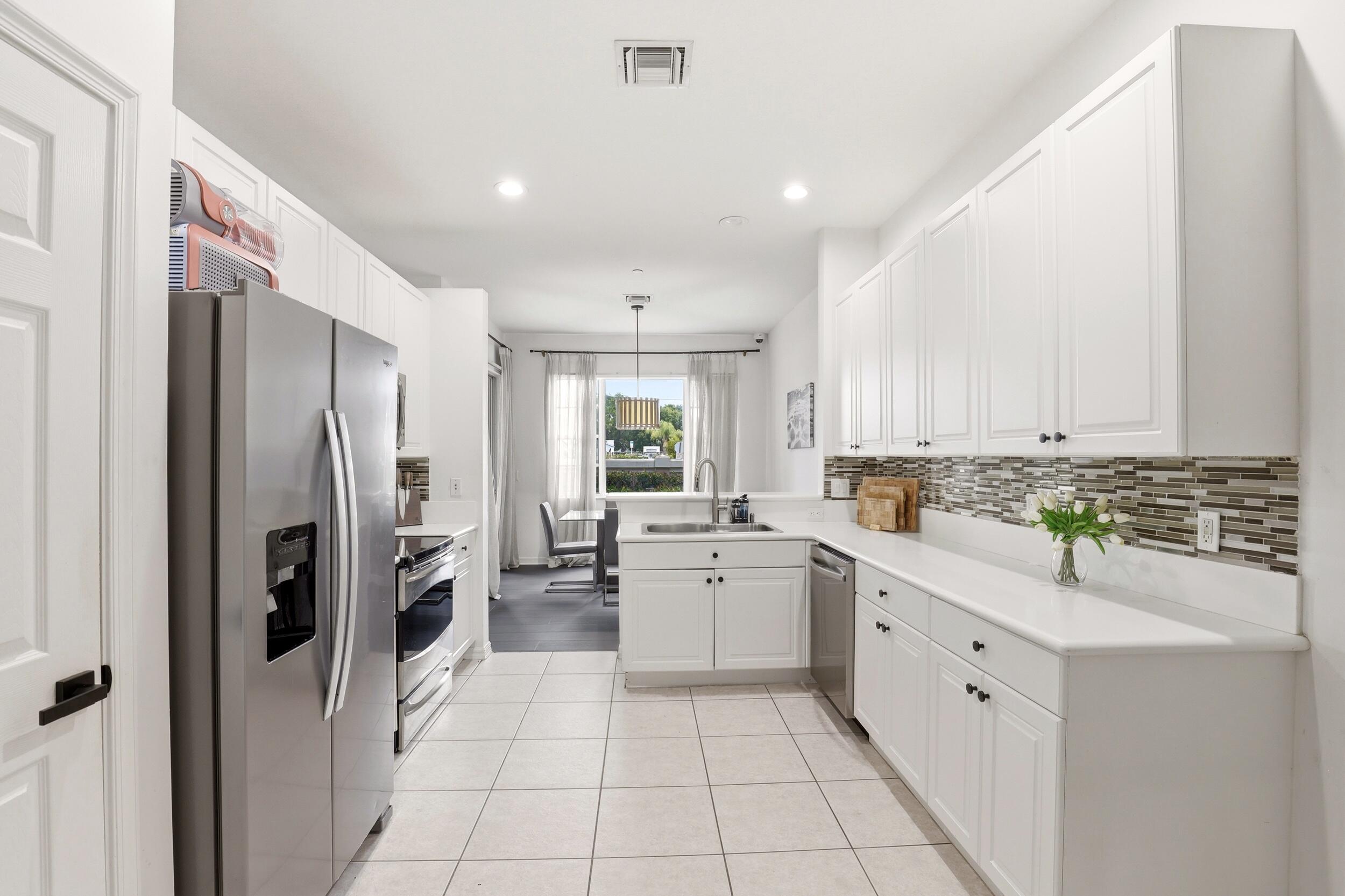 CARRIAGE POINTE TOWNHOMES PUD - Residential Lease