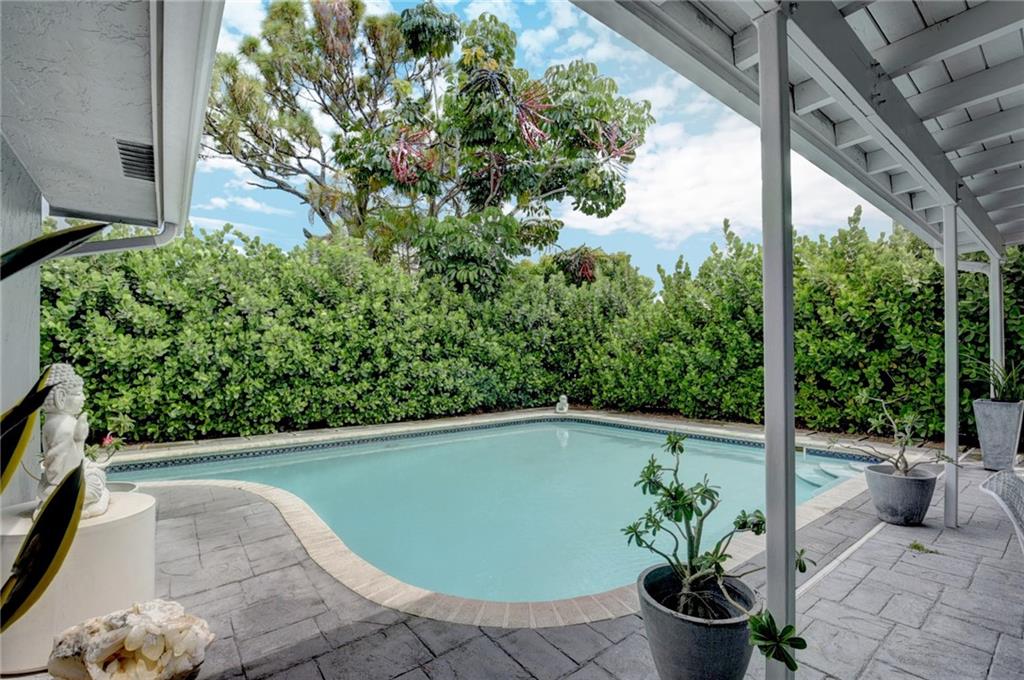 CRYSTAL HEIGHTS - Residential