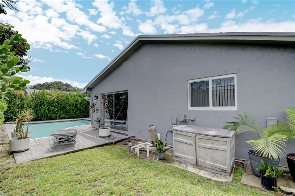 CRYSTAL HEIGHTS - Residential