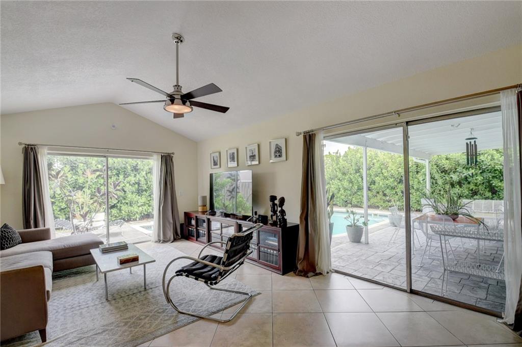 CRYSTAL HEIGHTS - Residential