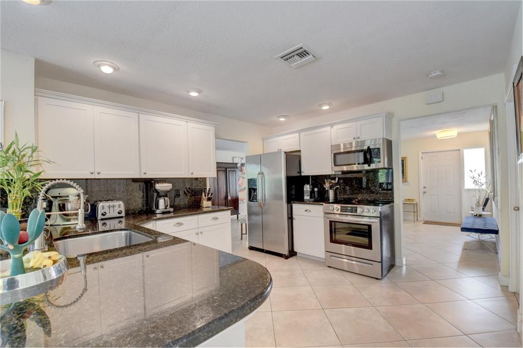 CRYSTAL HEIGHTS - Residential