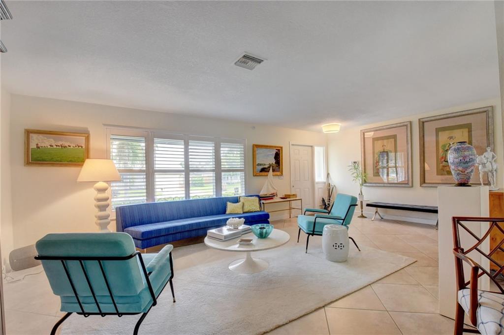 CRYSTAL HEIGHTS - Residential
