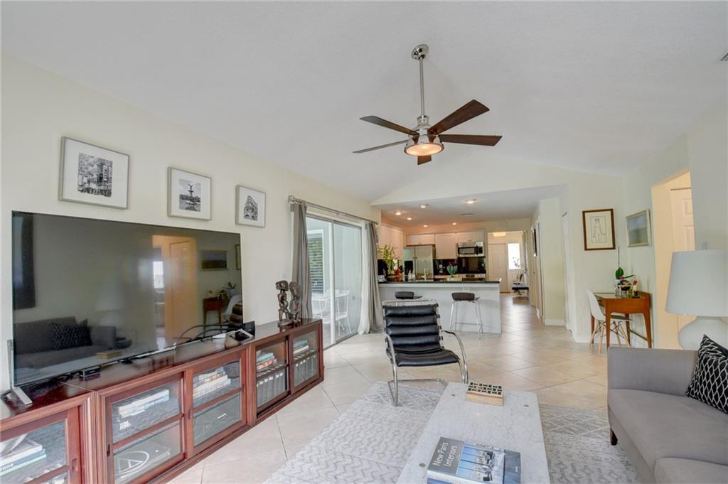 CRYSTAL HEIGHTS - Residential