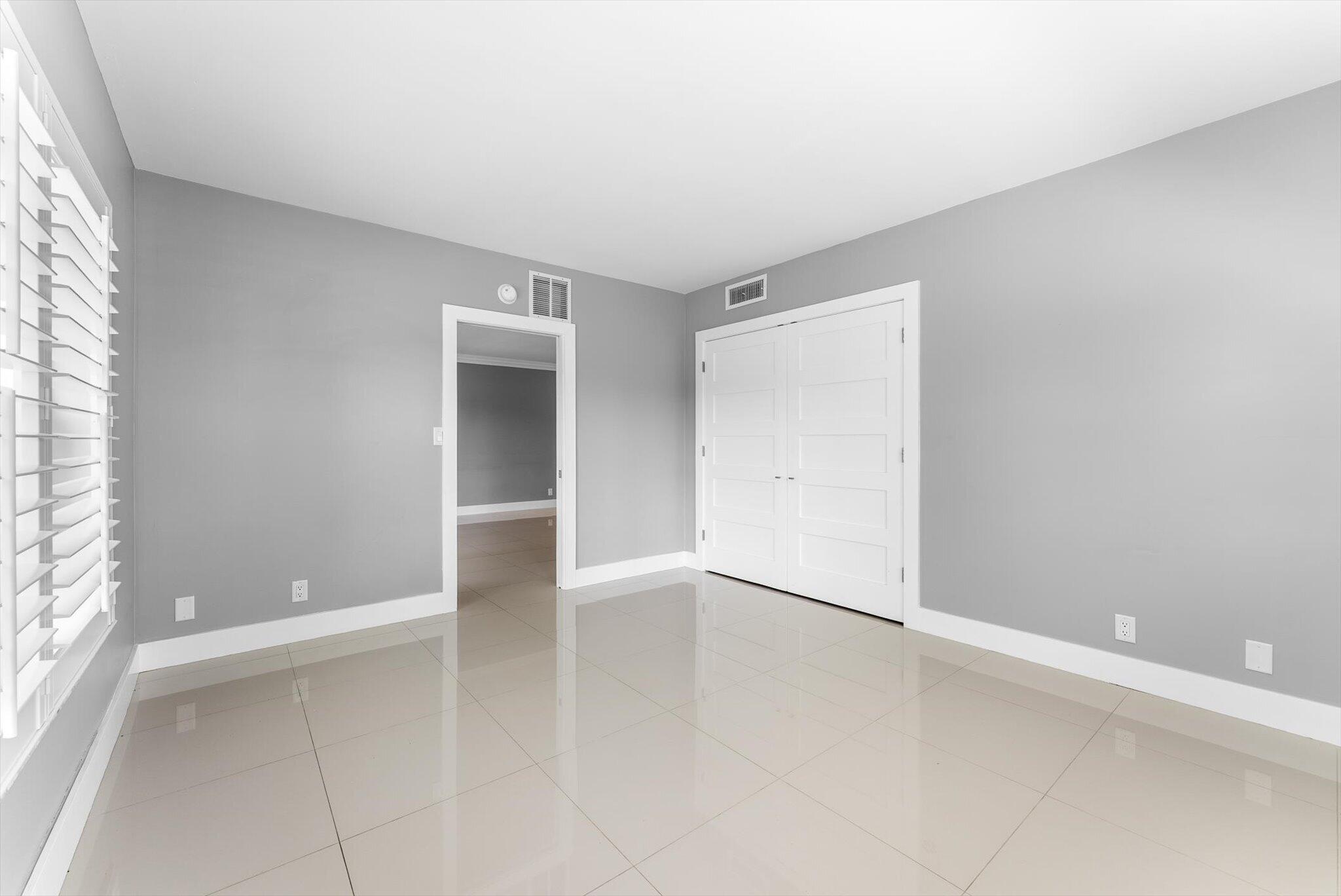 NO 11 PALM-AIRE COUNTRY CLUB - Residential Lease