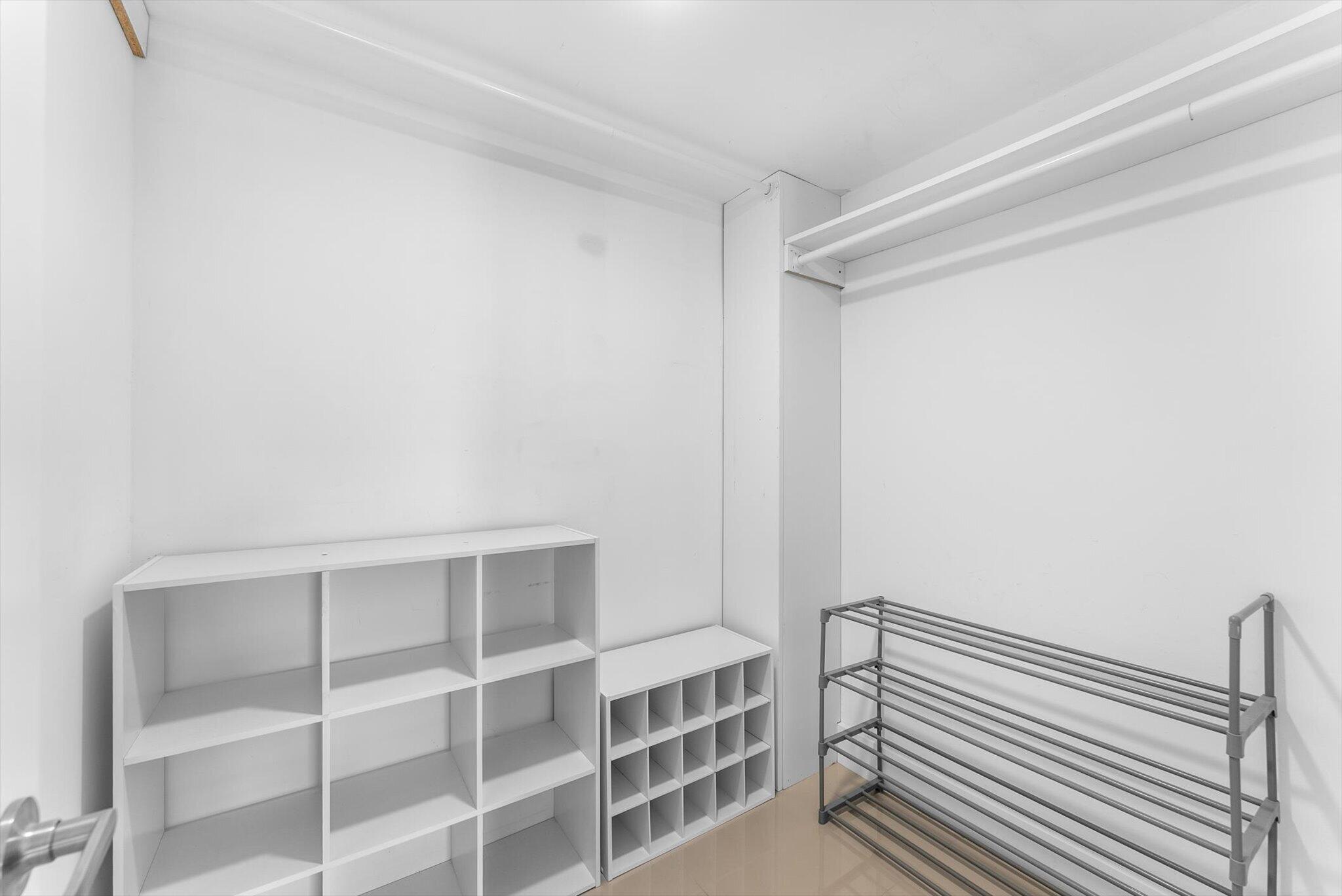 NO 11 PALM-AIRE COUNTRY CLUB - Residential Lease