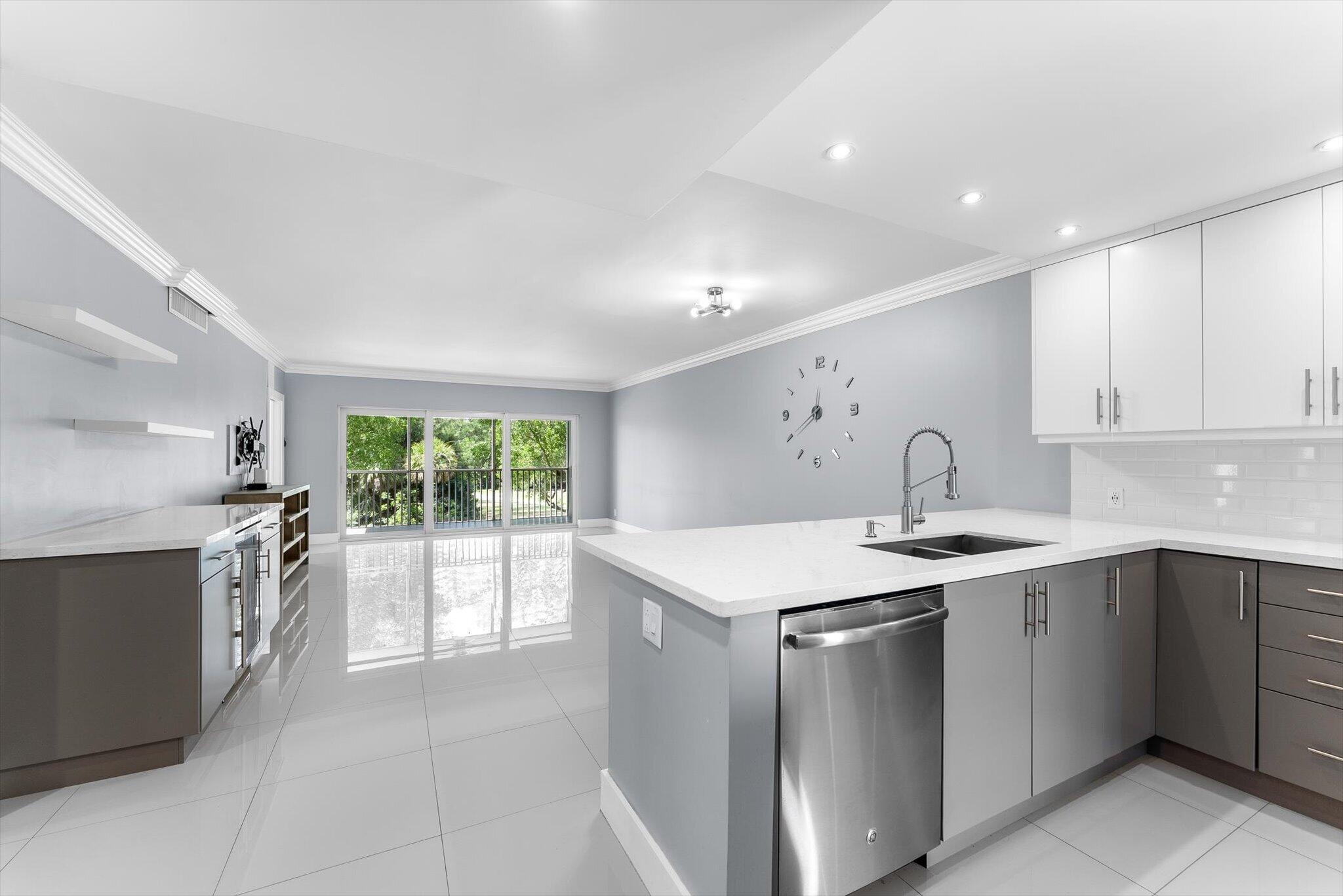 NO 11 PALM-AIRE COUNTRY CLUB - Residential Lease