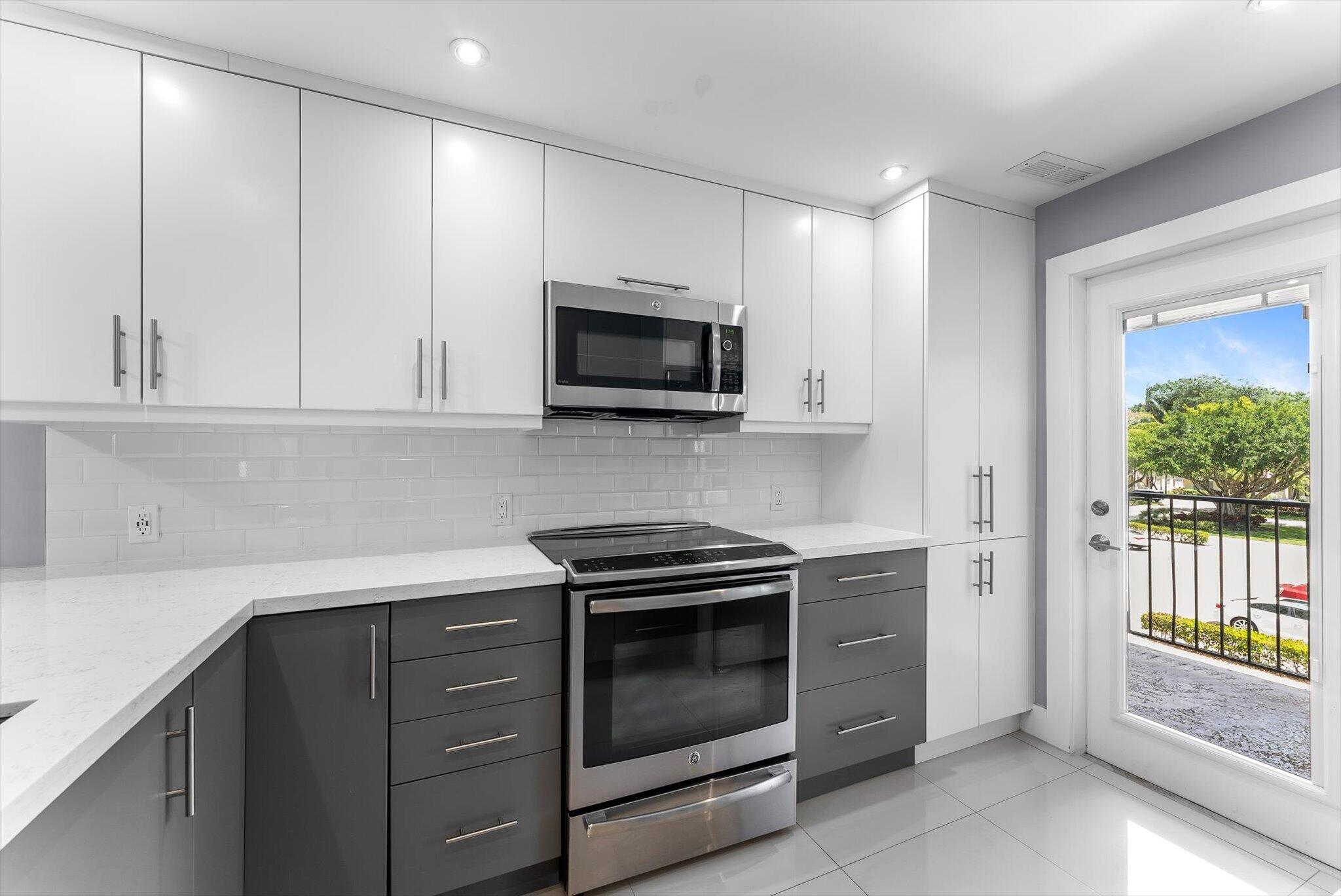NO 11 PALM-AIRE COUNTRY CLUB - Residential Lease